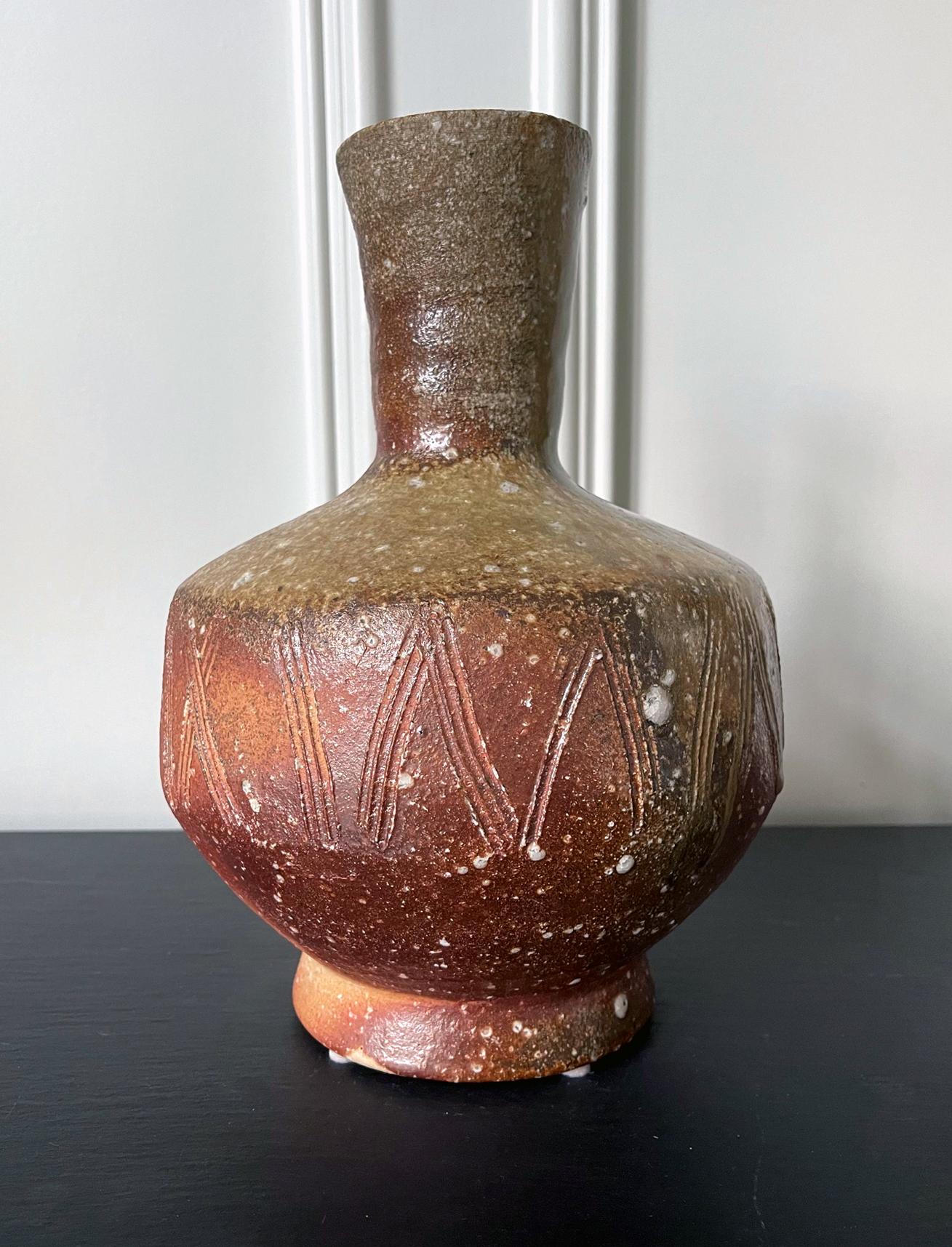 Japonais Vase en céramique japonaise moderne Shigaraki Ikebana de Takahashi Shunsai en vente