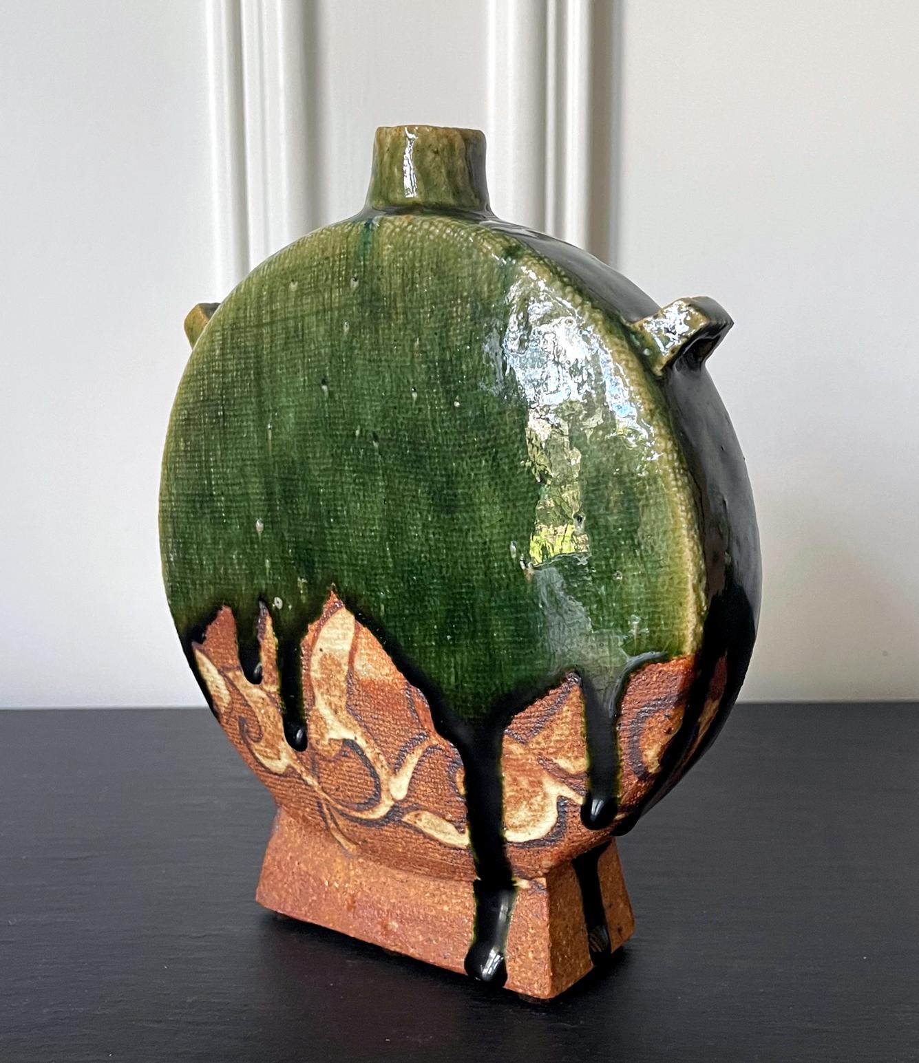Japonais Vase  Flask Oribe Moon de Ken Matsuzaki, poterie moderne japonaise d'atelier en vente