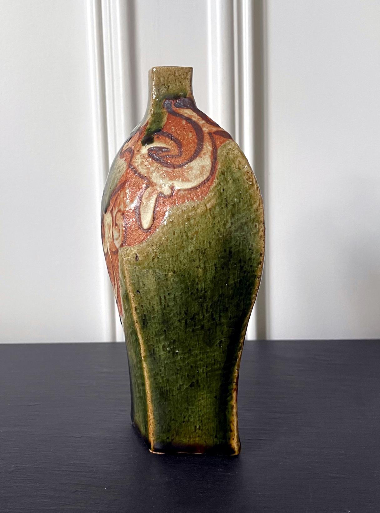 Moderne moderne japanische Studio-Keramik- Oribe-Vase von Ken Matsuzaki im Angebot 1