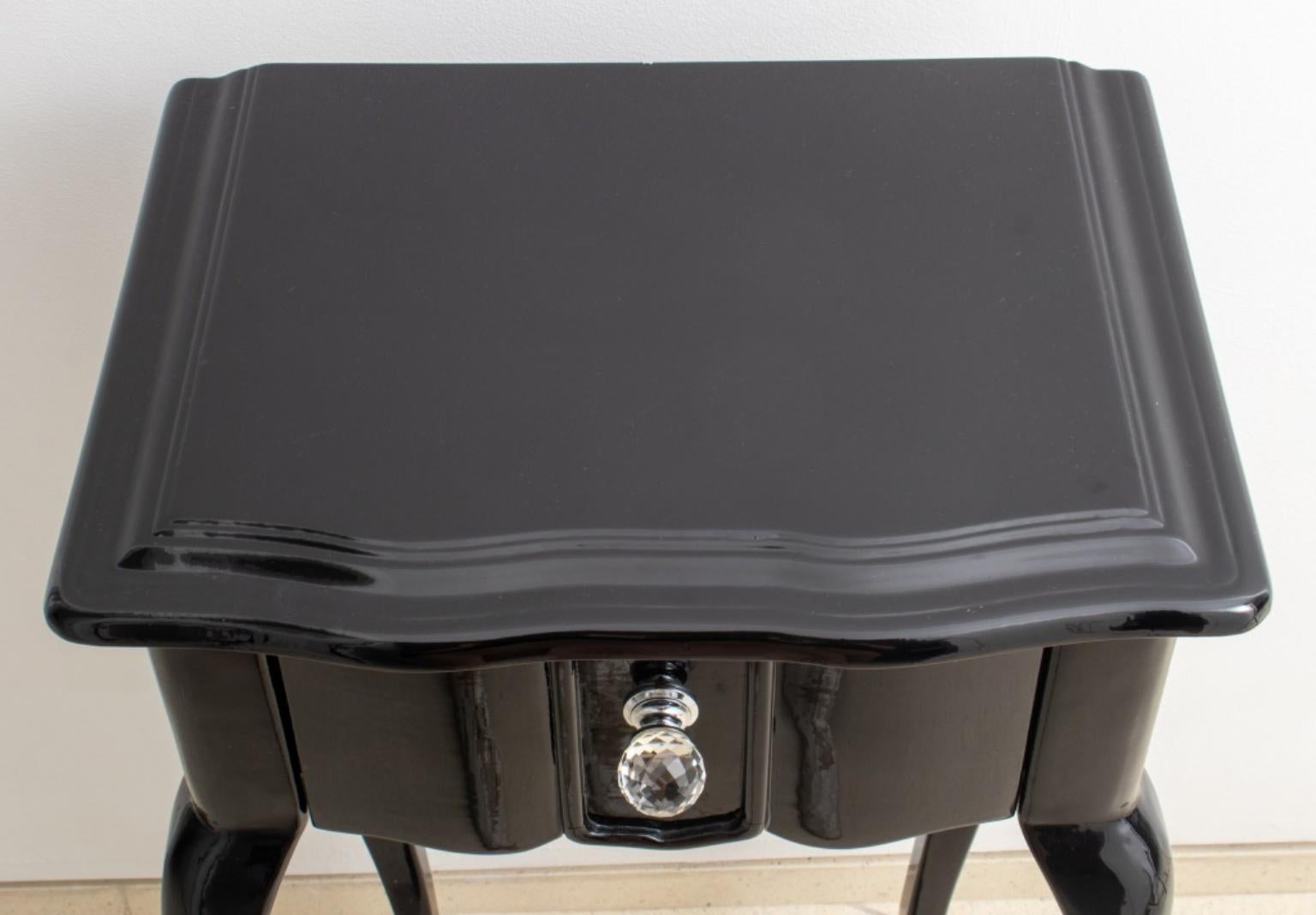 Modern Japonisme Black Lacquered Side Table In Good Condition In Astoria, NY