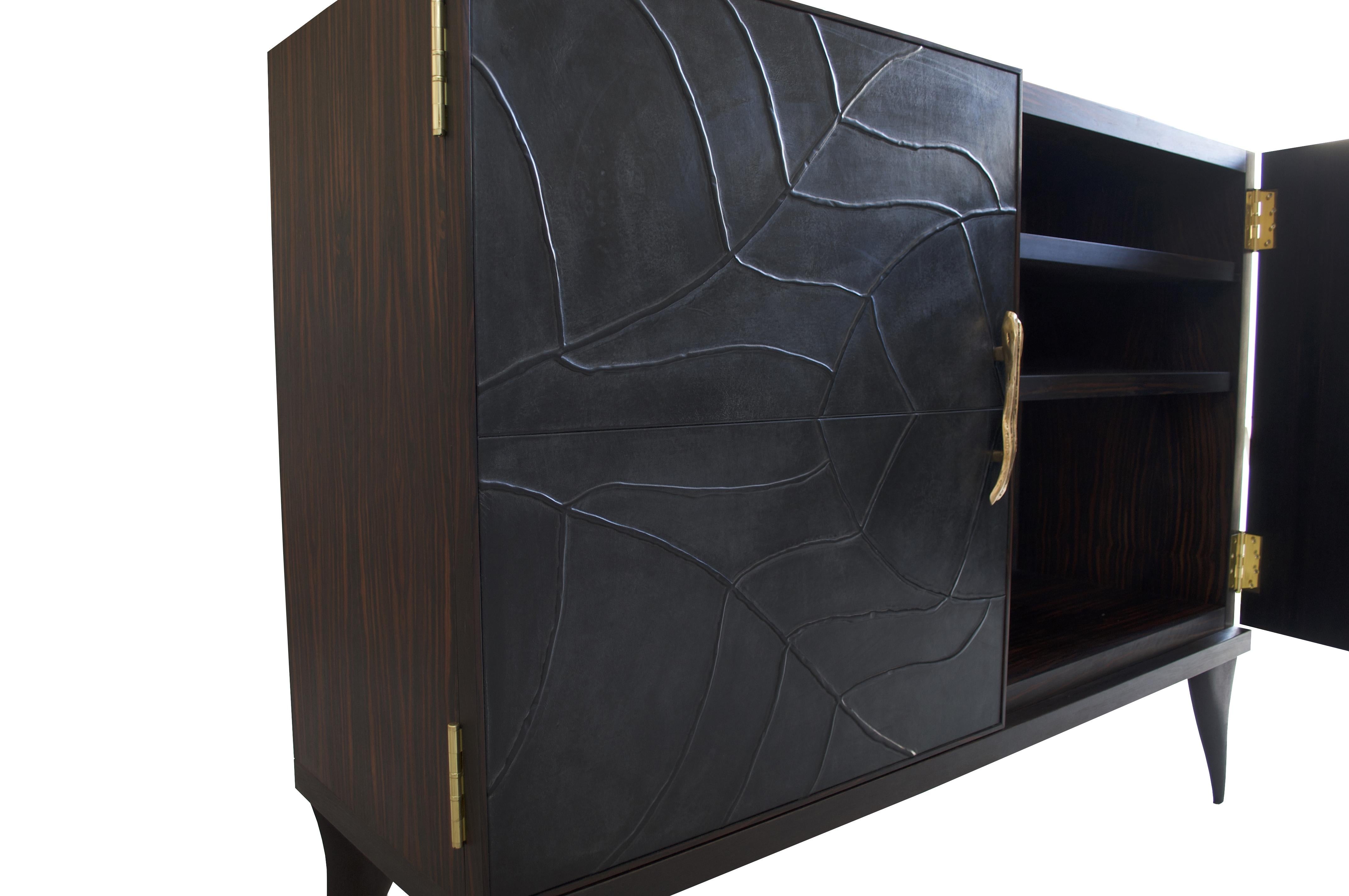 Modern, Java, Wardrobe in Full-Grain Leather, Handcrafted with Bas-Relief For Sale 5