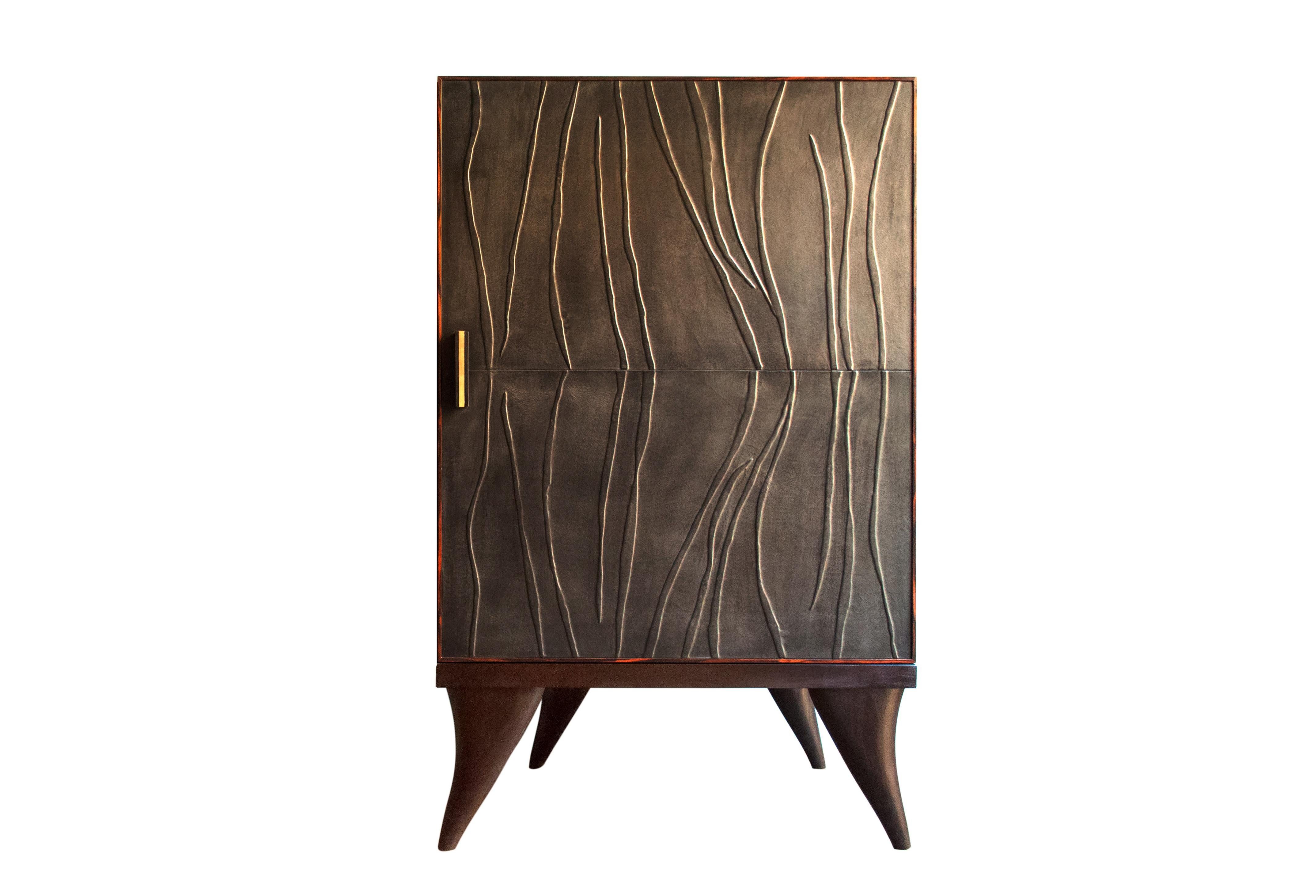 Modern, Java, Wardrobe in Full-Grain Leather, Handcrafted with Bas-Relief For Sale 9