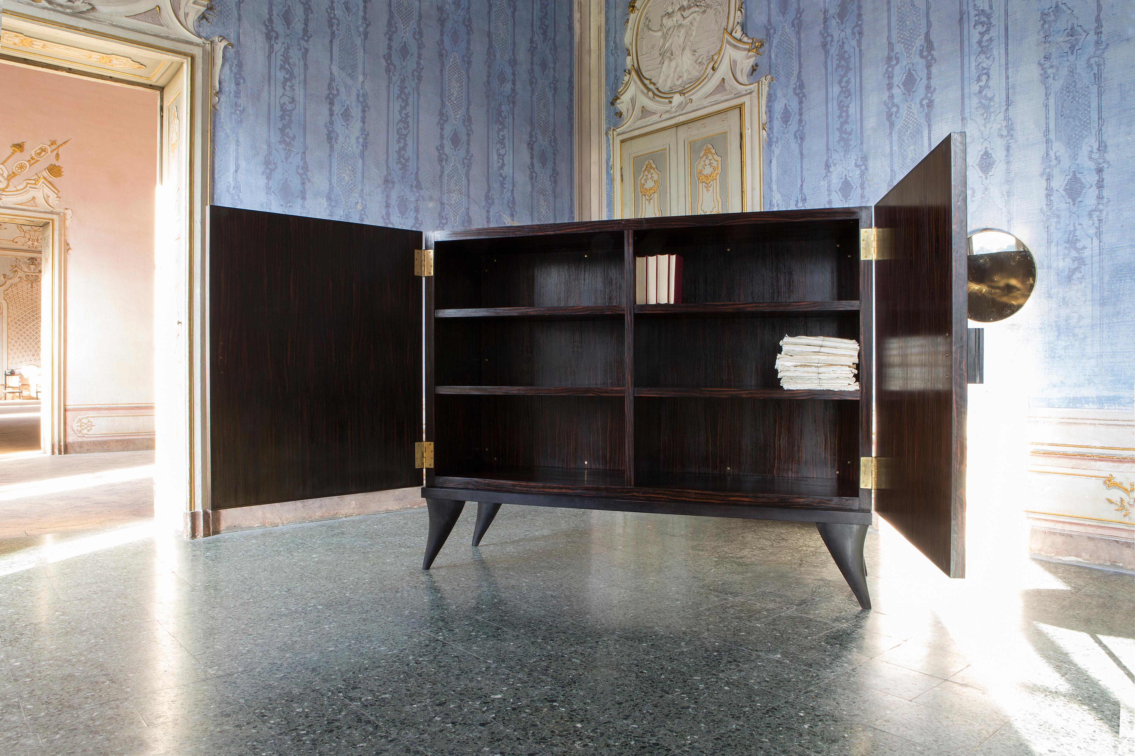 Modern, Java, Wardrobe in Full-Grain Leather, Handcrafted with Bas-Relief In New Condition For Sale In Milan, Lombardy