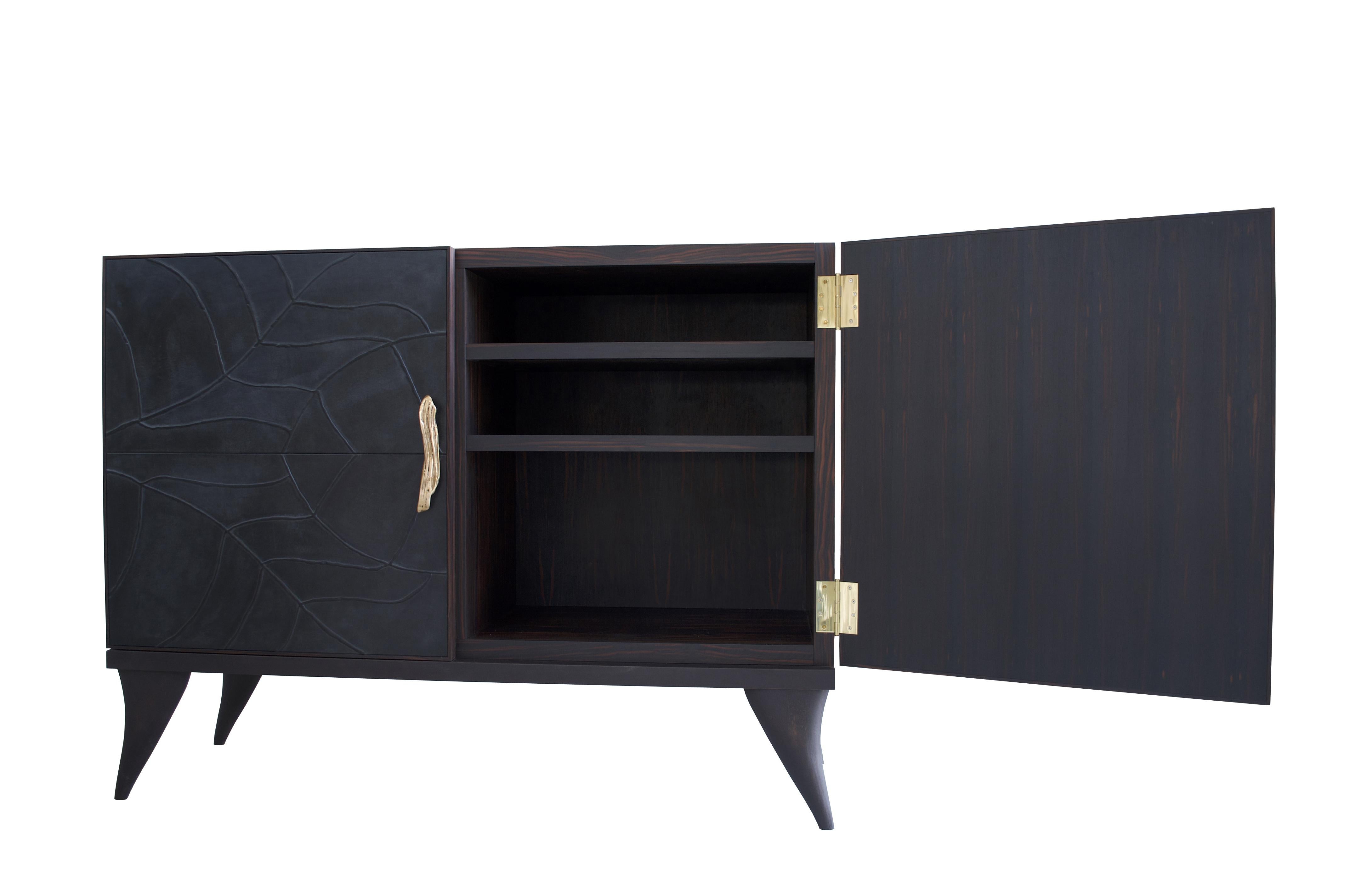 Modern, Java, Wardrobe in Full-Grain Leather, Handcrafted with Bas-Relief For Sale 4