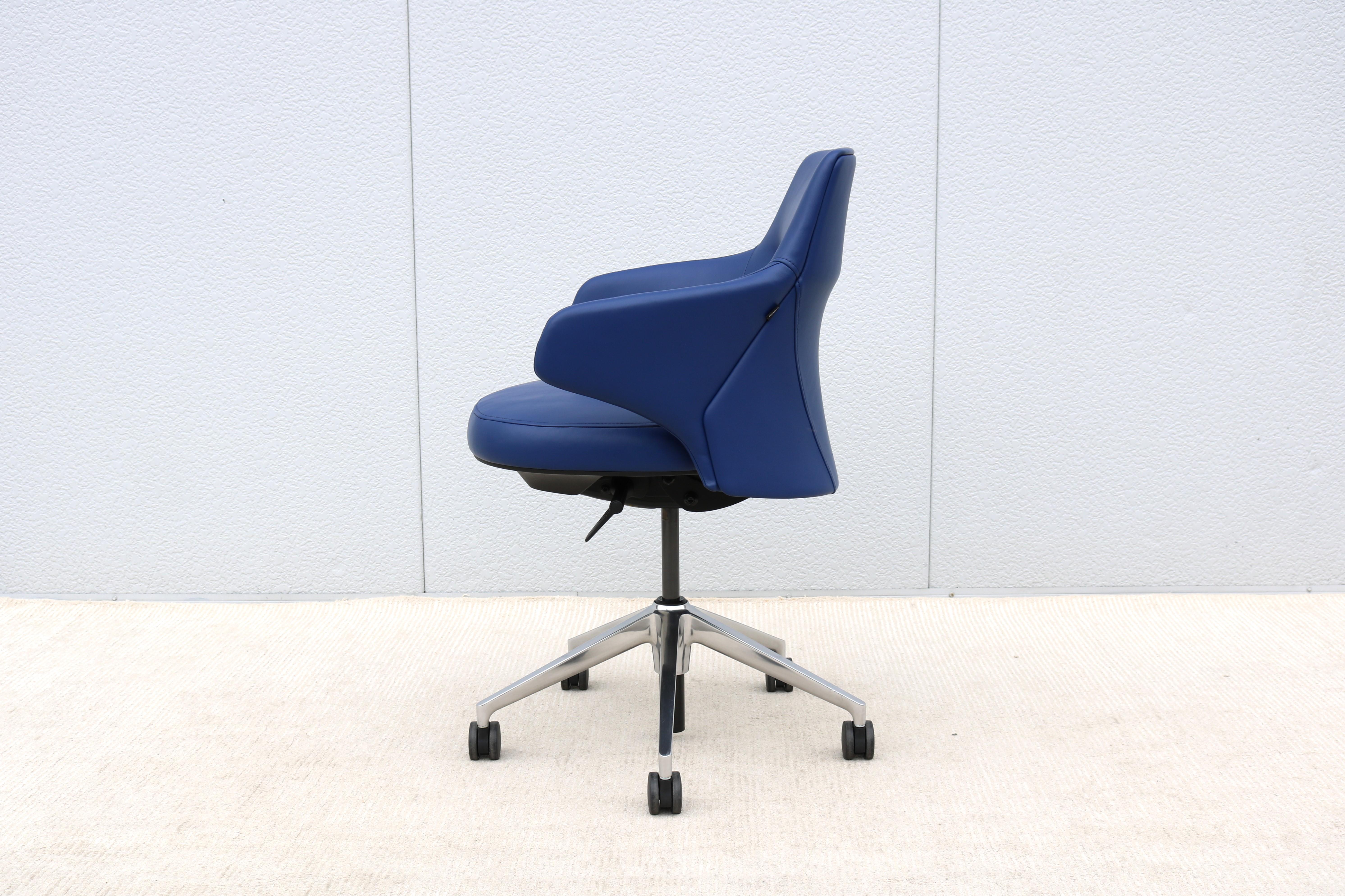Silla de escritorio moderna de cuero azul con respaldo bajo Jean-Marie Massaud para Coalesse Massaud en venta 2