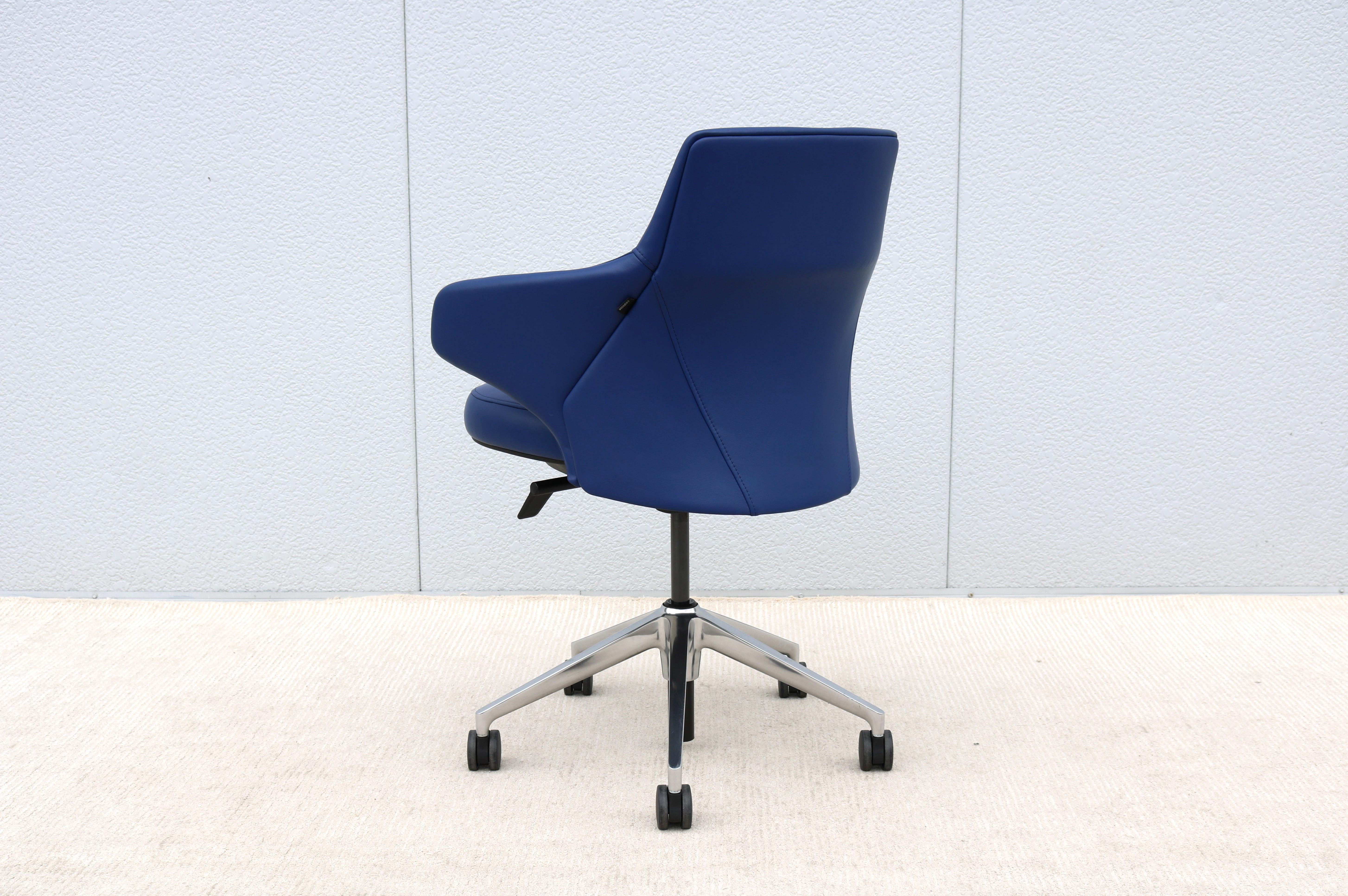 Silla de escritorio moderna de cuero azul con respaldo bajo Jean-Marie Massaud para Coalesse Massaud en venta 3