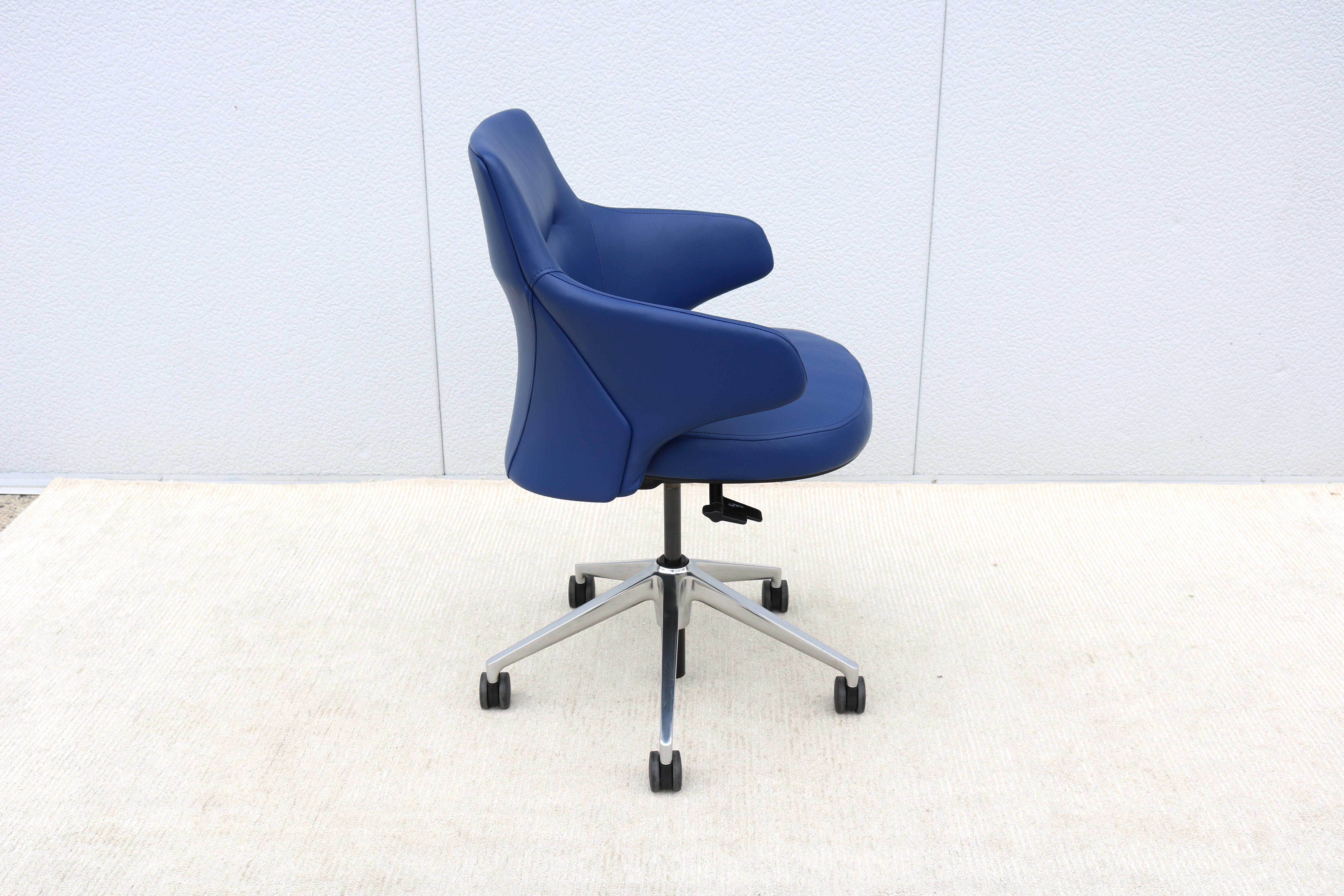 Silla de escritorio moderna de cuero azul con respaldo bajo Jean-Marie Massaud para Coalesse Massaud en venta 5