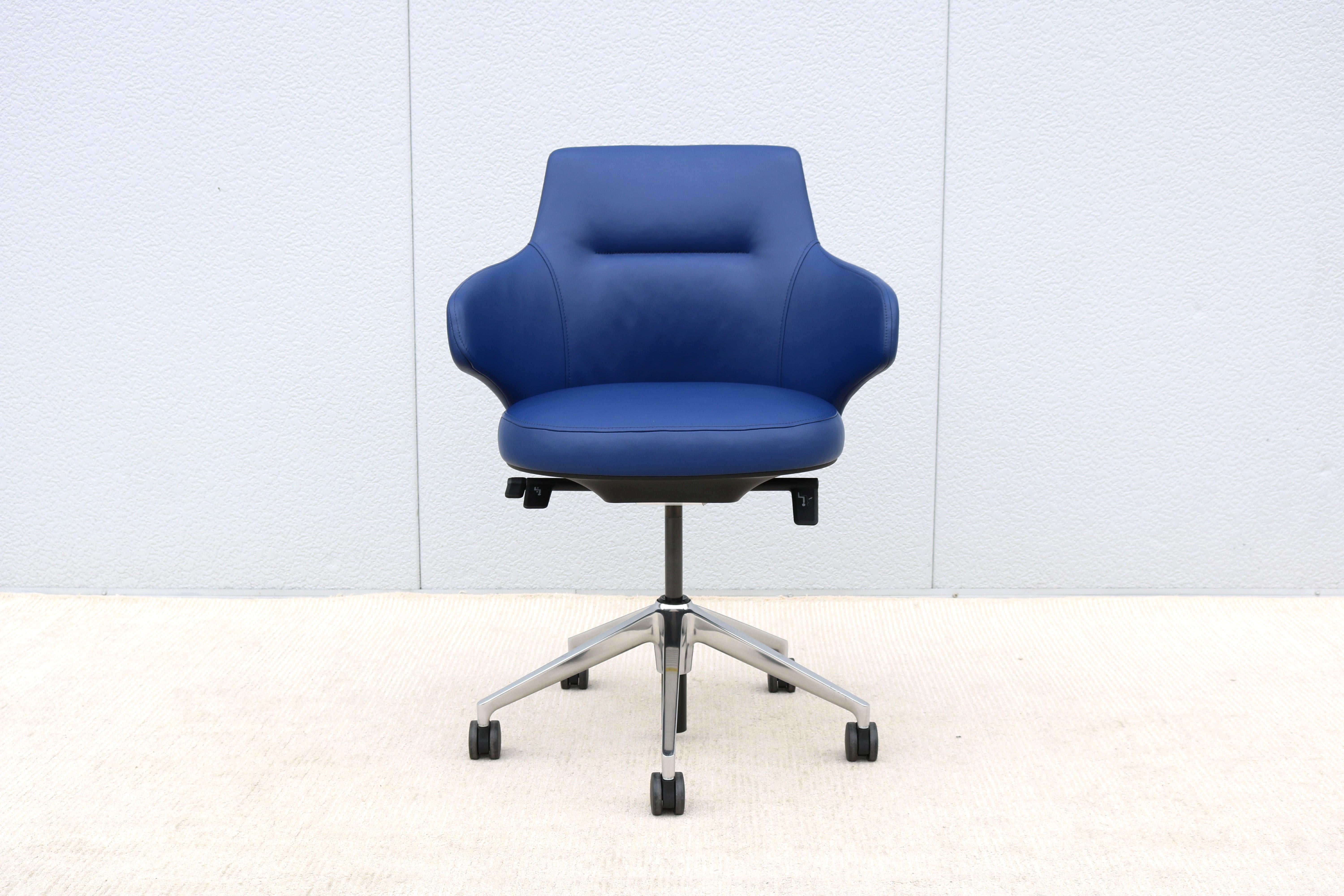 Silla de escritorio moderna de cuero azul con respaldo bajo Jean-Marie Massaud para Coalesse Massaud Aluminio en venta