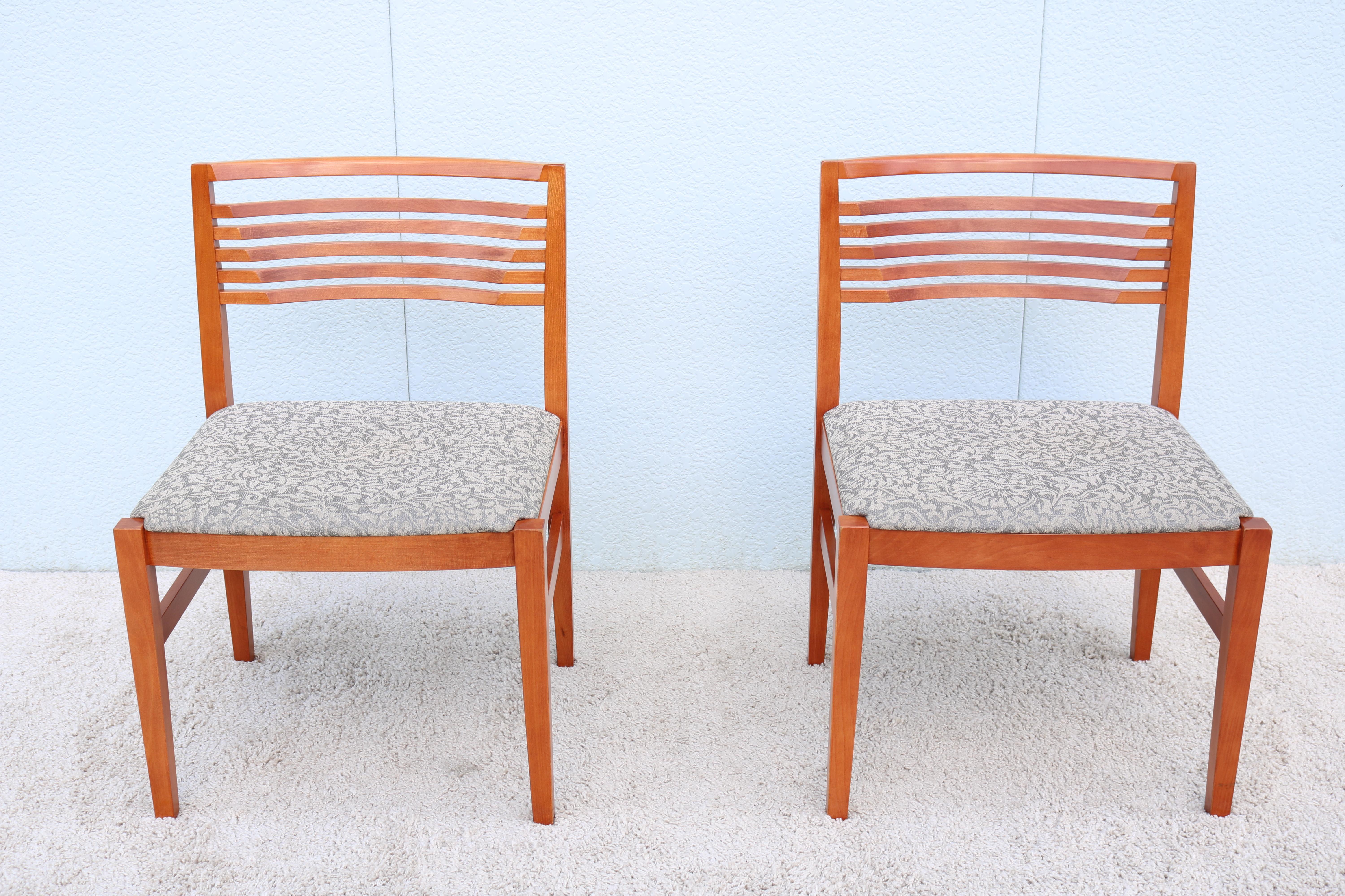 Modern Joseph and Linda Ricchio for Knoll Ricchio Armless Dining Chairs, a Pair In Good Condition For Sale In Secaucus, NJ
