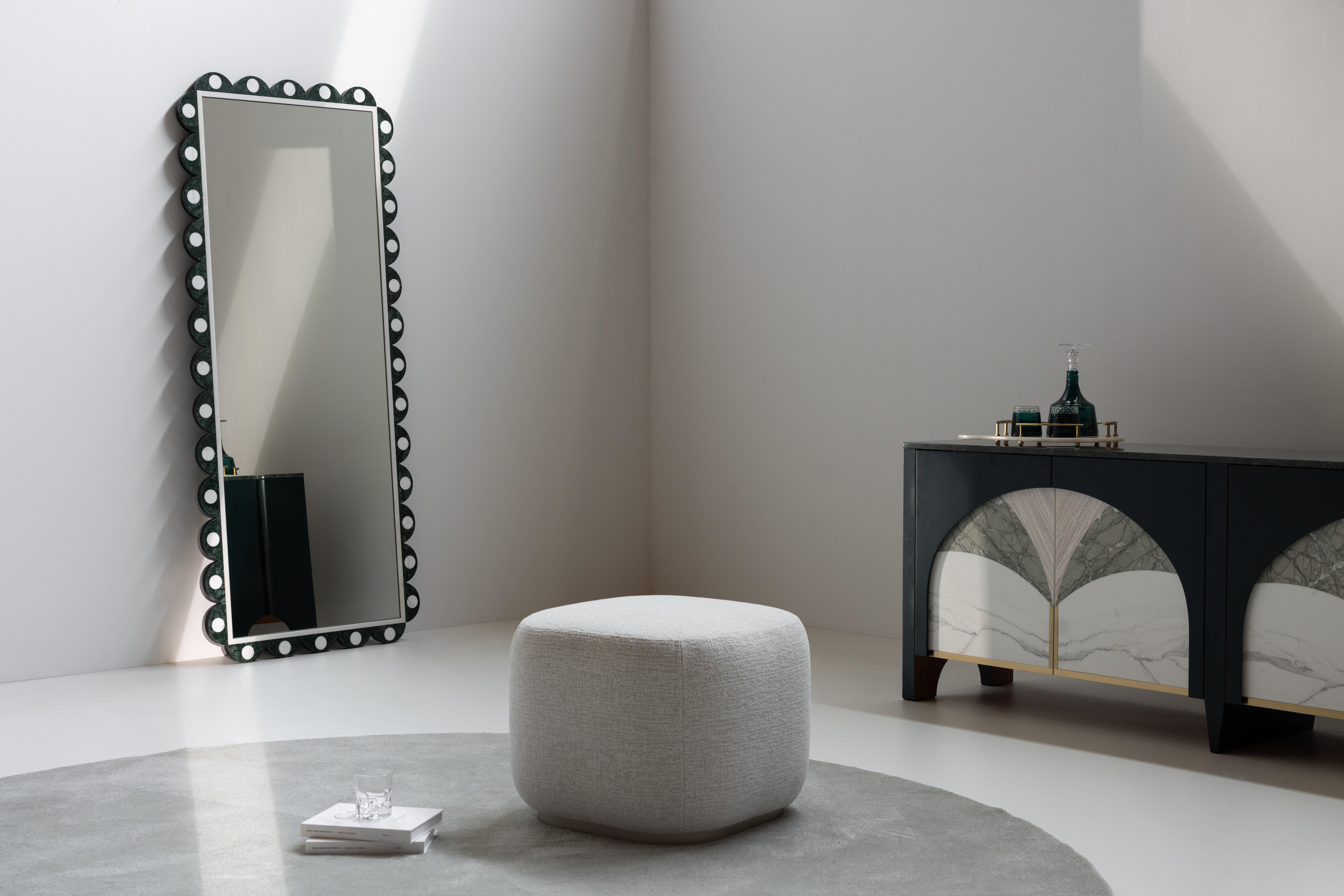 Pouf moderno Kaizuka Ottoman Dedar in velluto verde menta fatto a mano in Portogallo Greenapple In condizioni Nuovo in vendita a Lisboa, PT