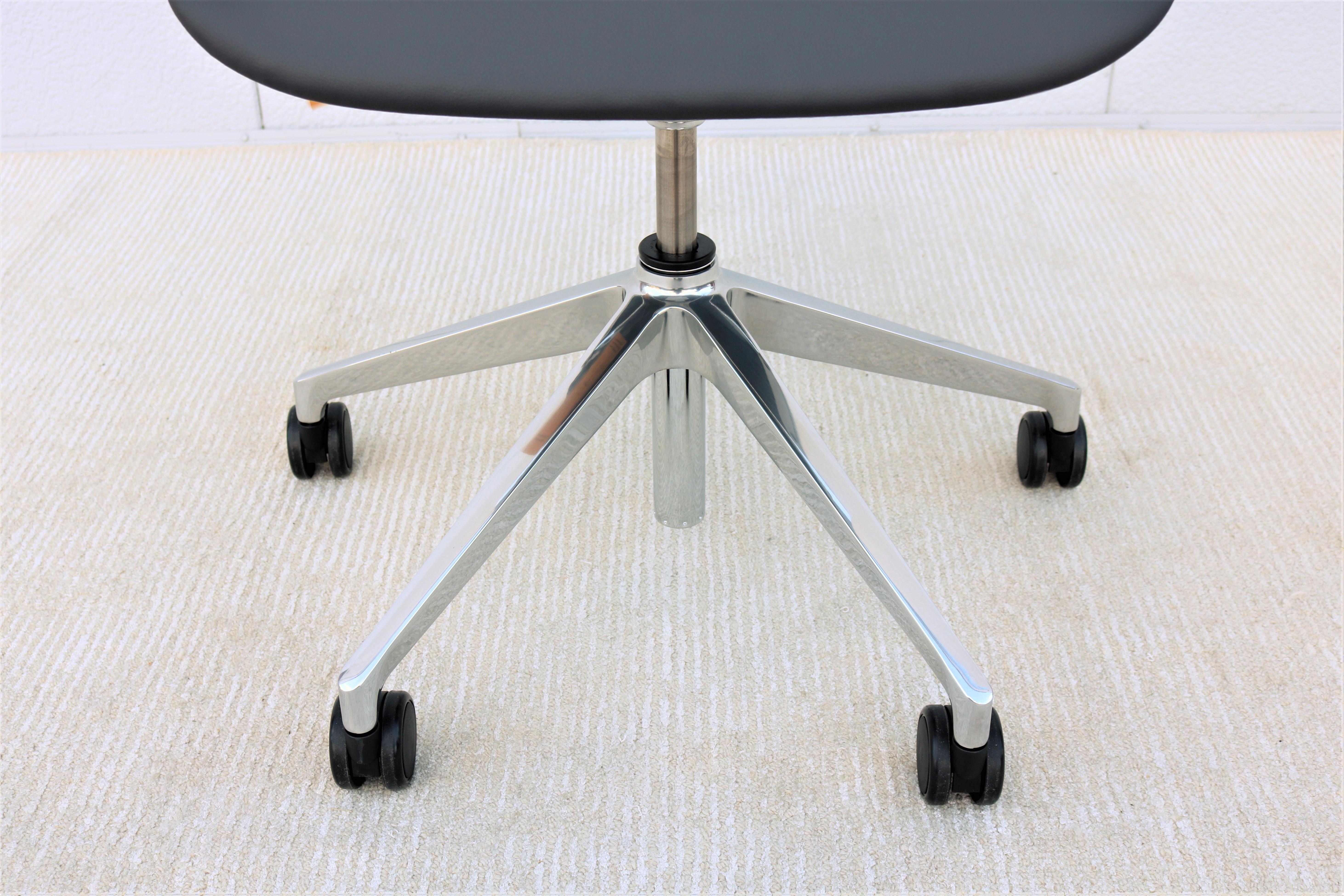 Chaise de conférence ergonomique moderne Keilhauer Filo avec dossier en maille (nouveauté) en vente 8