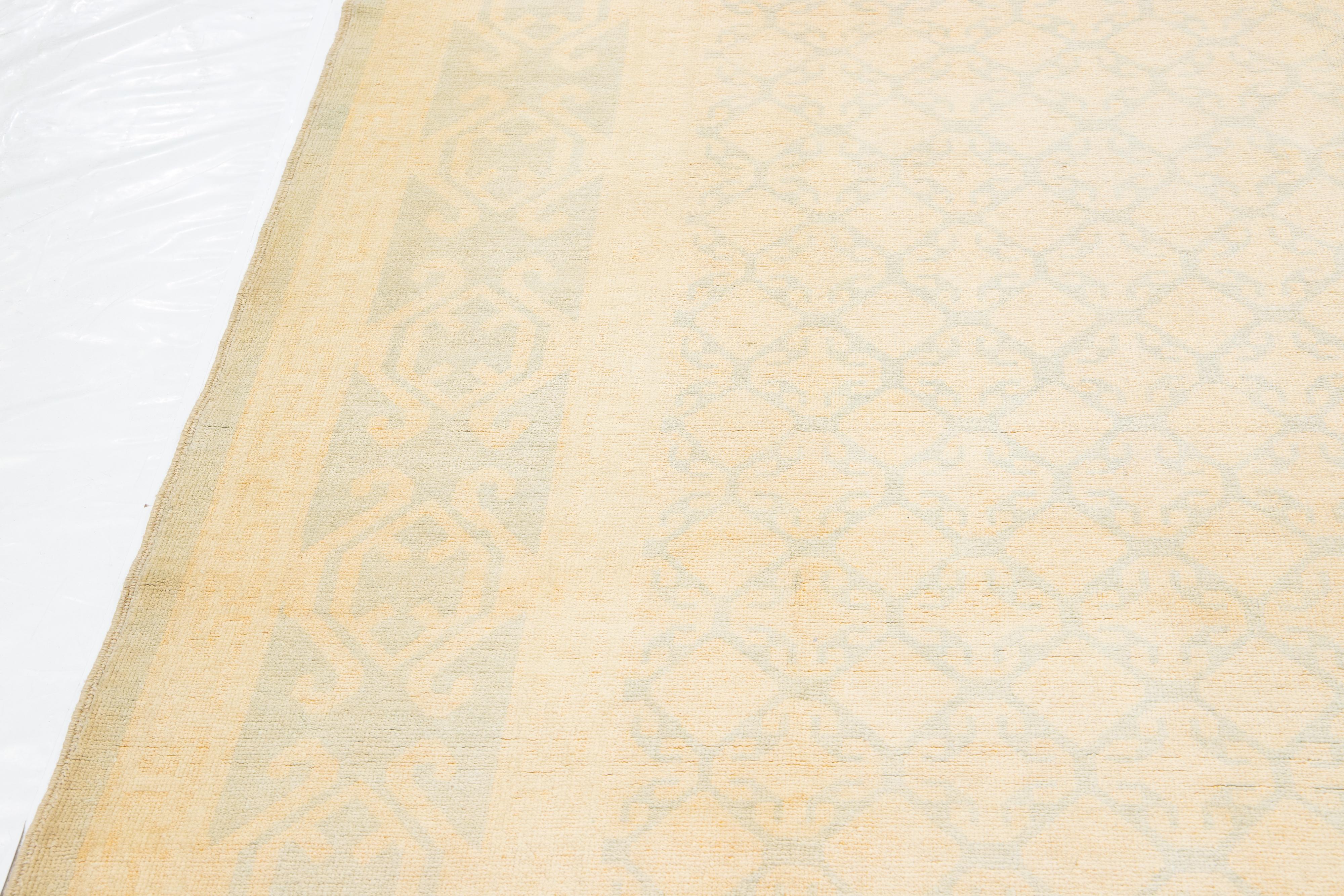 Modern Khotan Beige Handmade Wool Rug with Blue Geometric Design For Sale 4