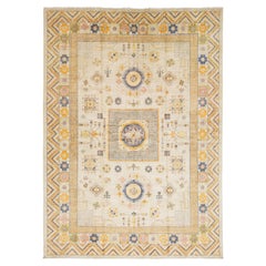 Tappeto moderno in lana annodato a mano in stile Khotan Neutro e ocra di transizione 10x14