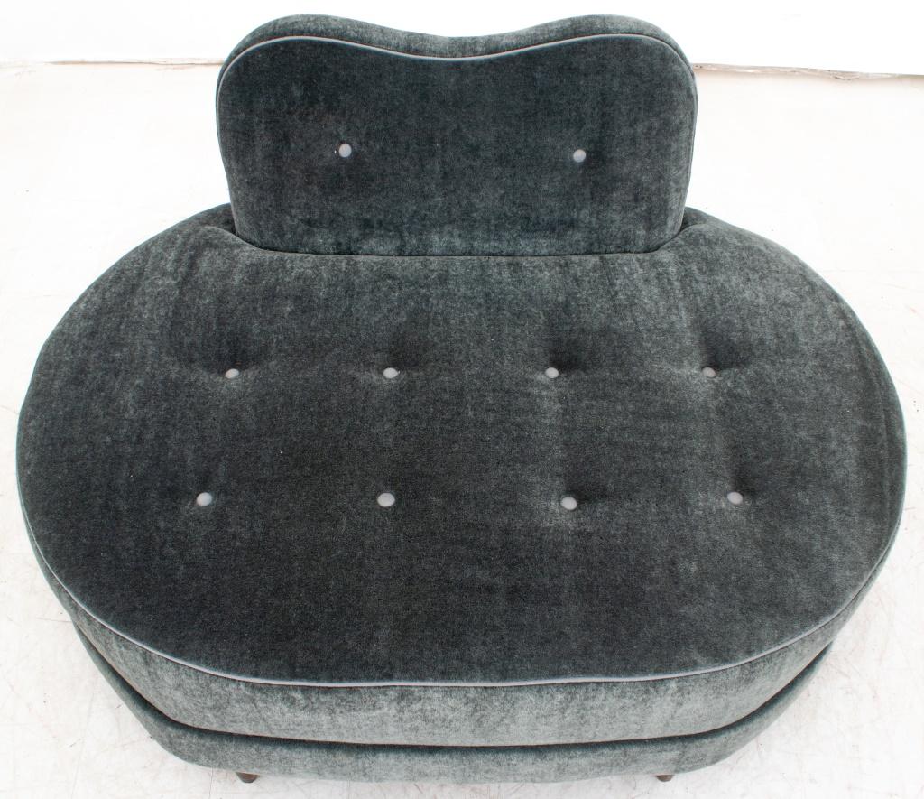 Modern Kidney Bean Form Slipper Chair In Good Condition In Astoria, NY