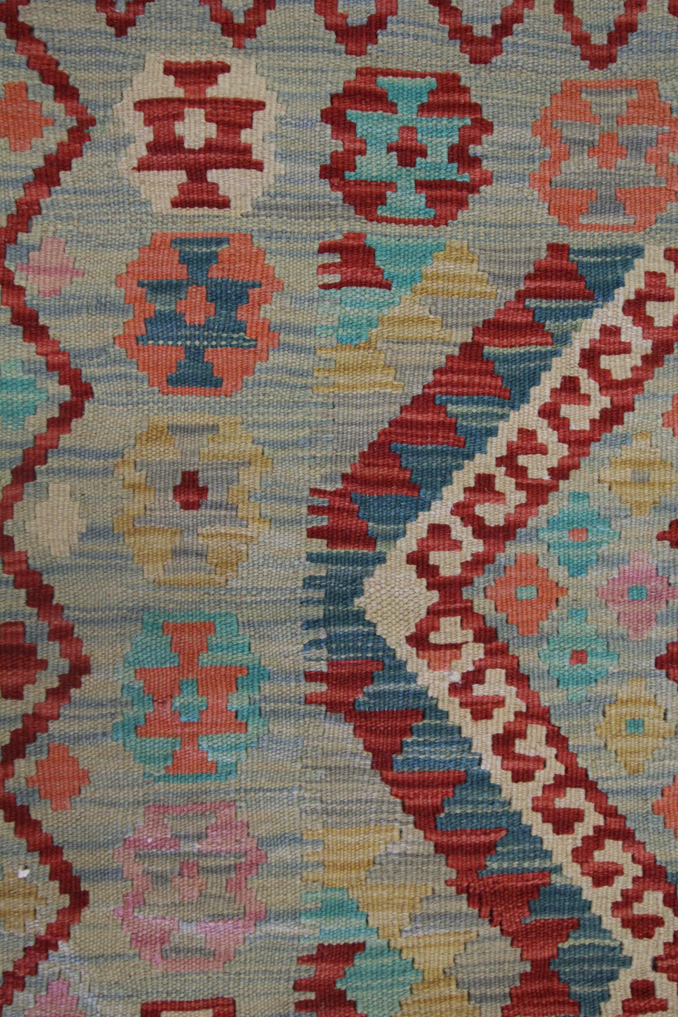 Modern Kilim Rug Wool Carpet Geometric Area Kilim Handmade Floor Rug In New Condition In Hampshire, GB