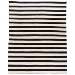 Tappeto moderno in lana a trama piatta Rug & Kilim bianco e nero con design a righe