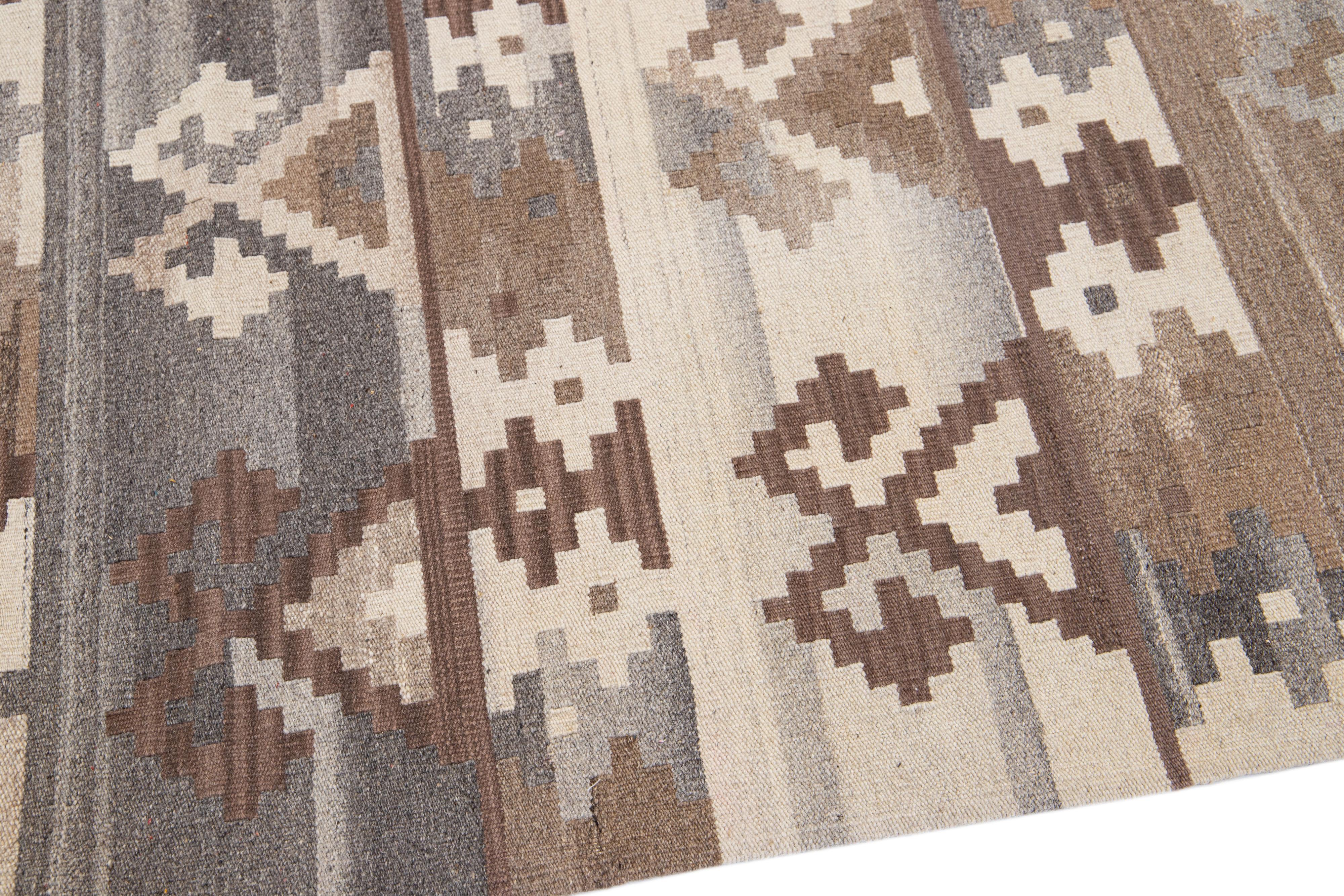 Modern Kilim Brown Flat-Weave Geometric Wool Rug For Sale 1
