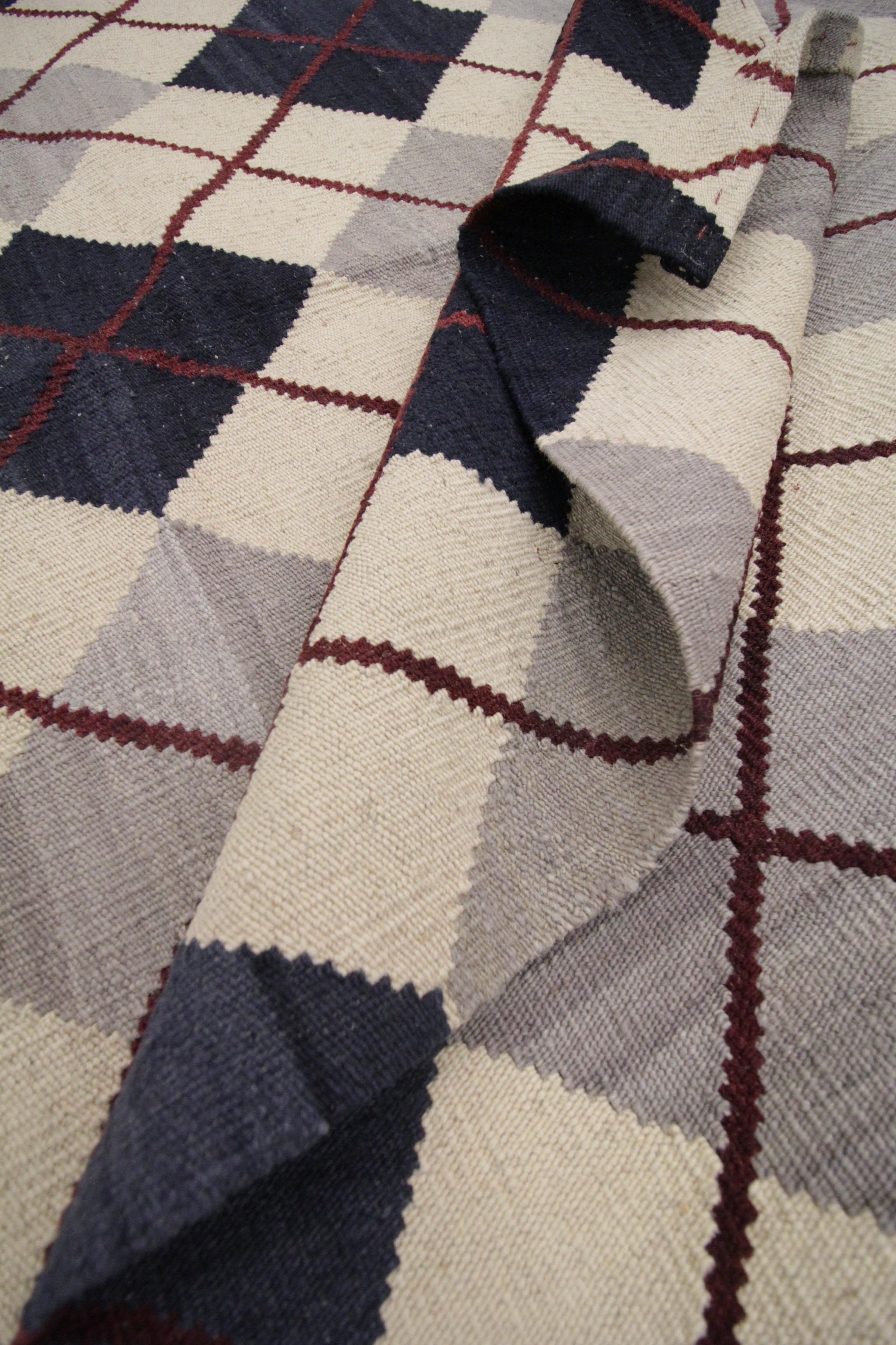 Hand-Knotted Modern Kilim Cream Blue Check Pattern Wool Kilim Carpet Geometric Kelim Area Rug For Sale