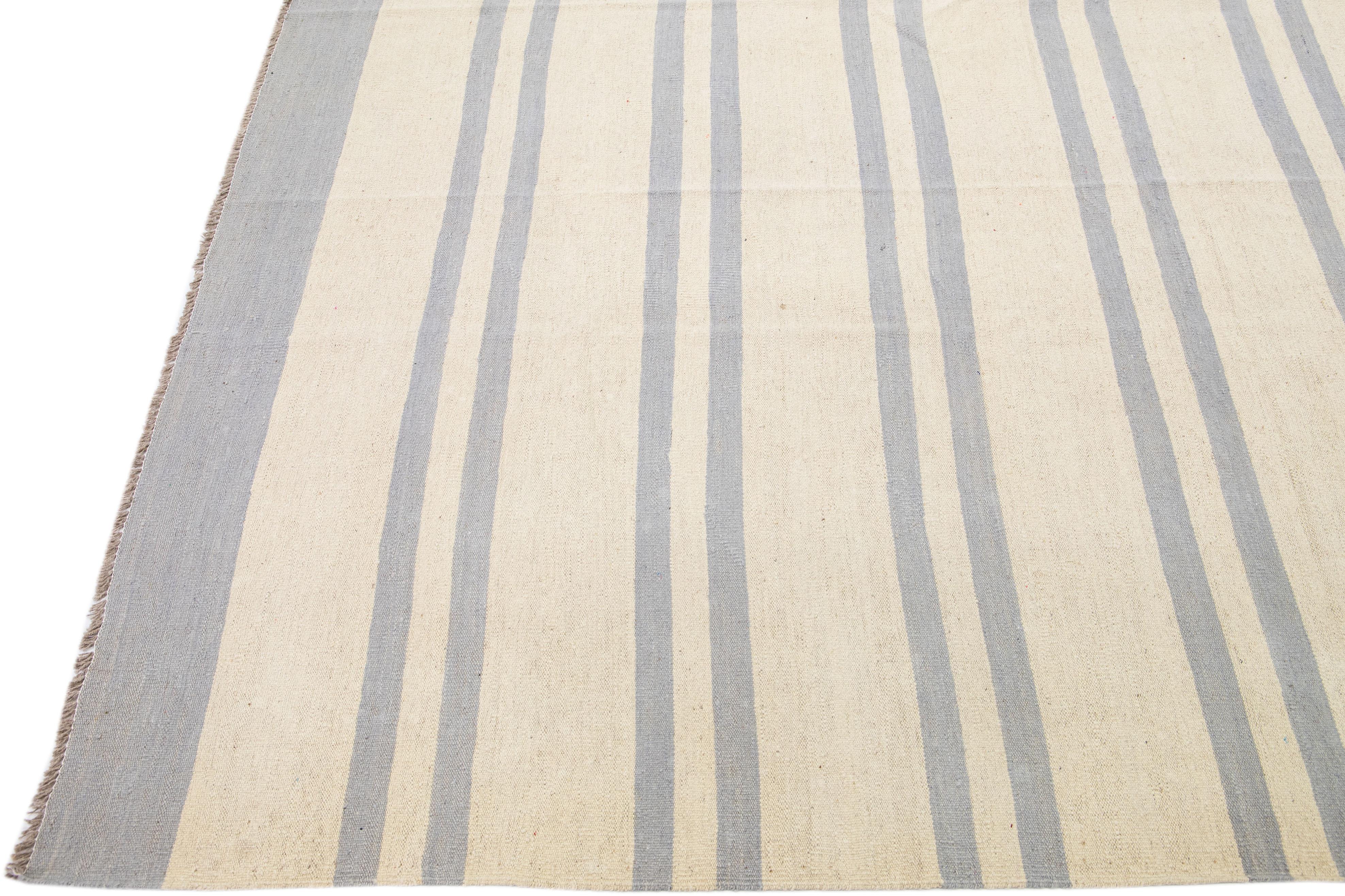 Hand-Knotted Modern Kilim Flat-Weave Beige & Gray Oversize Wool Rug With Greometric Pattern For Sale