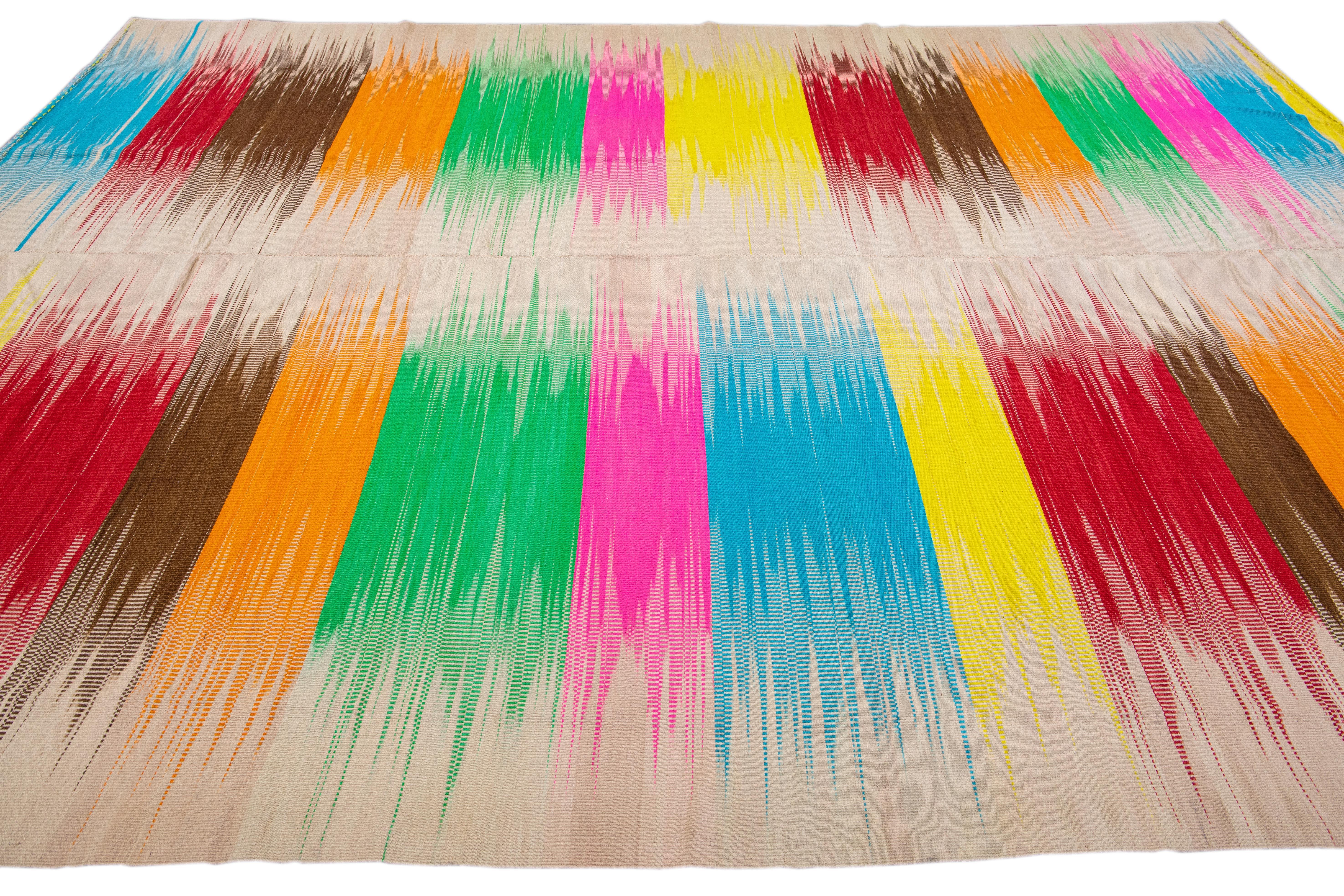 Modern Kilim Flatweave Abstract Handmade Multicolor Wool Rug In New Condition For Sale In Norwalk, CT