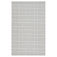 Tappeto moderno Kilim a trama piatta in lana grigio chiaro con disegno geometrico di Apadana