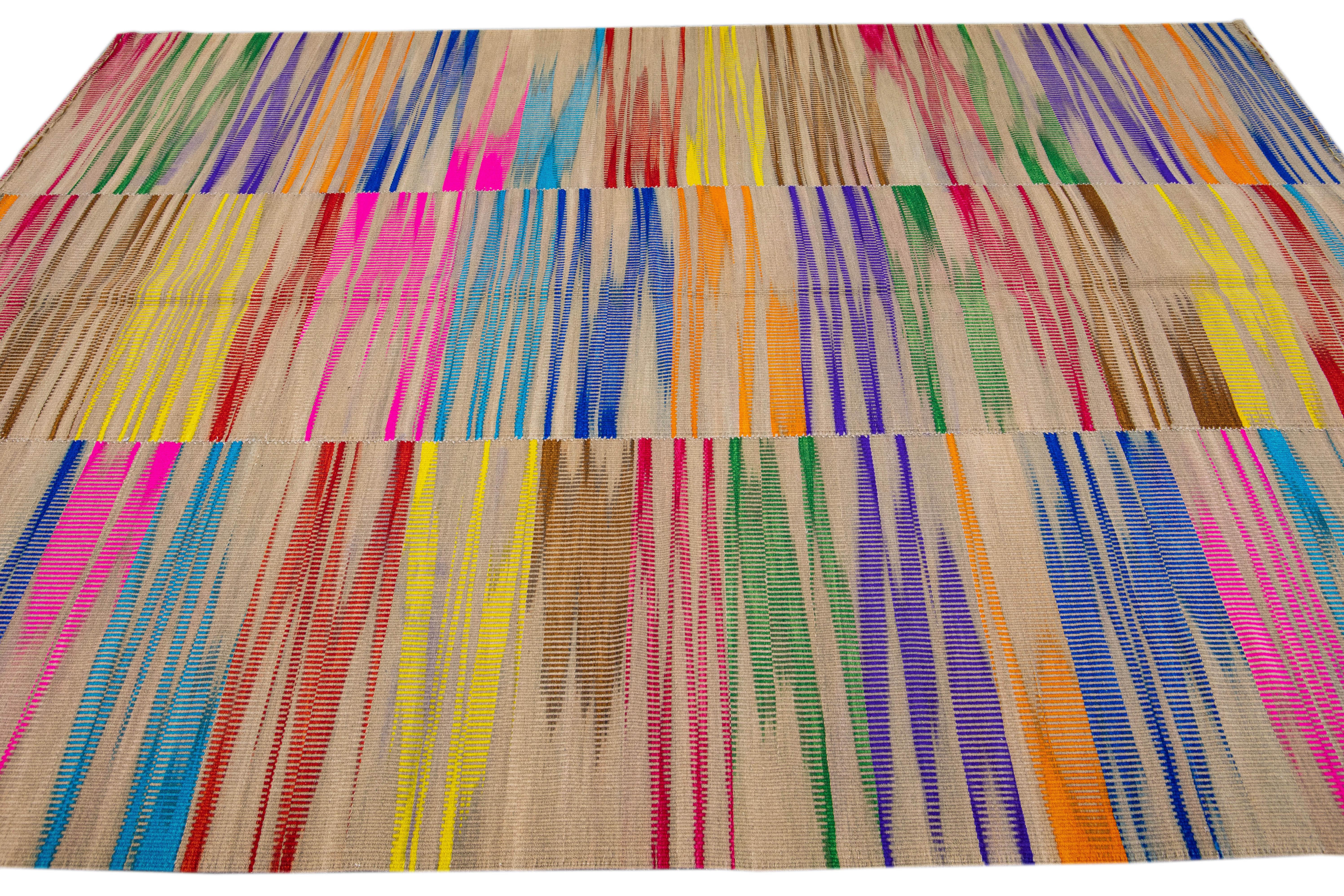 Modern Kilim Flatweave Multicolor Abstract Wool Rug In New Condition For Sale In Norwalk, CT
