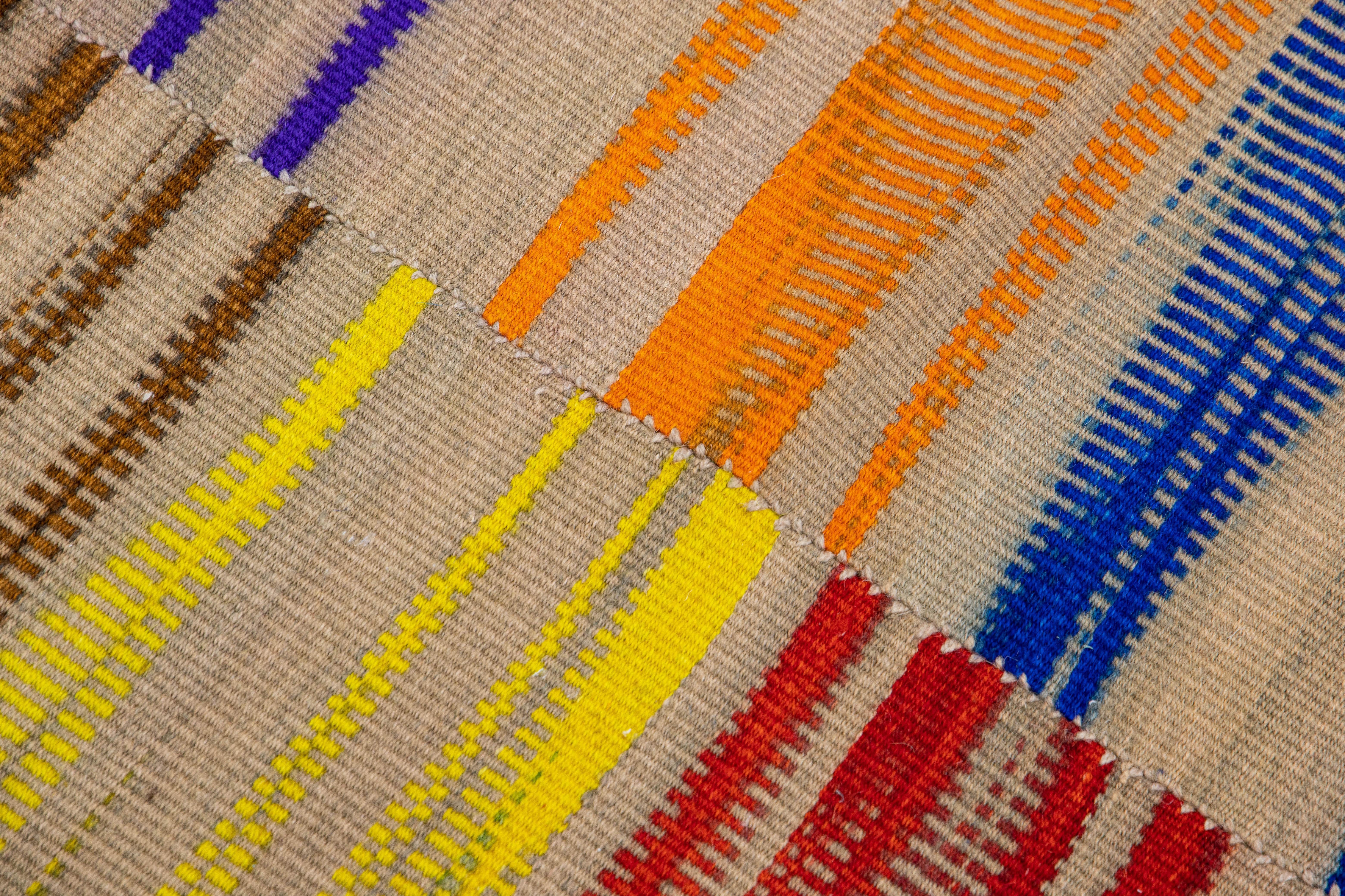Moderner moderner Flachgewebter mehrfarbiger abstrakter Wollteppich im Zustand „Neu“ im Angebot in Norwalk, CT