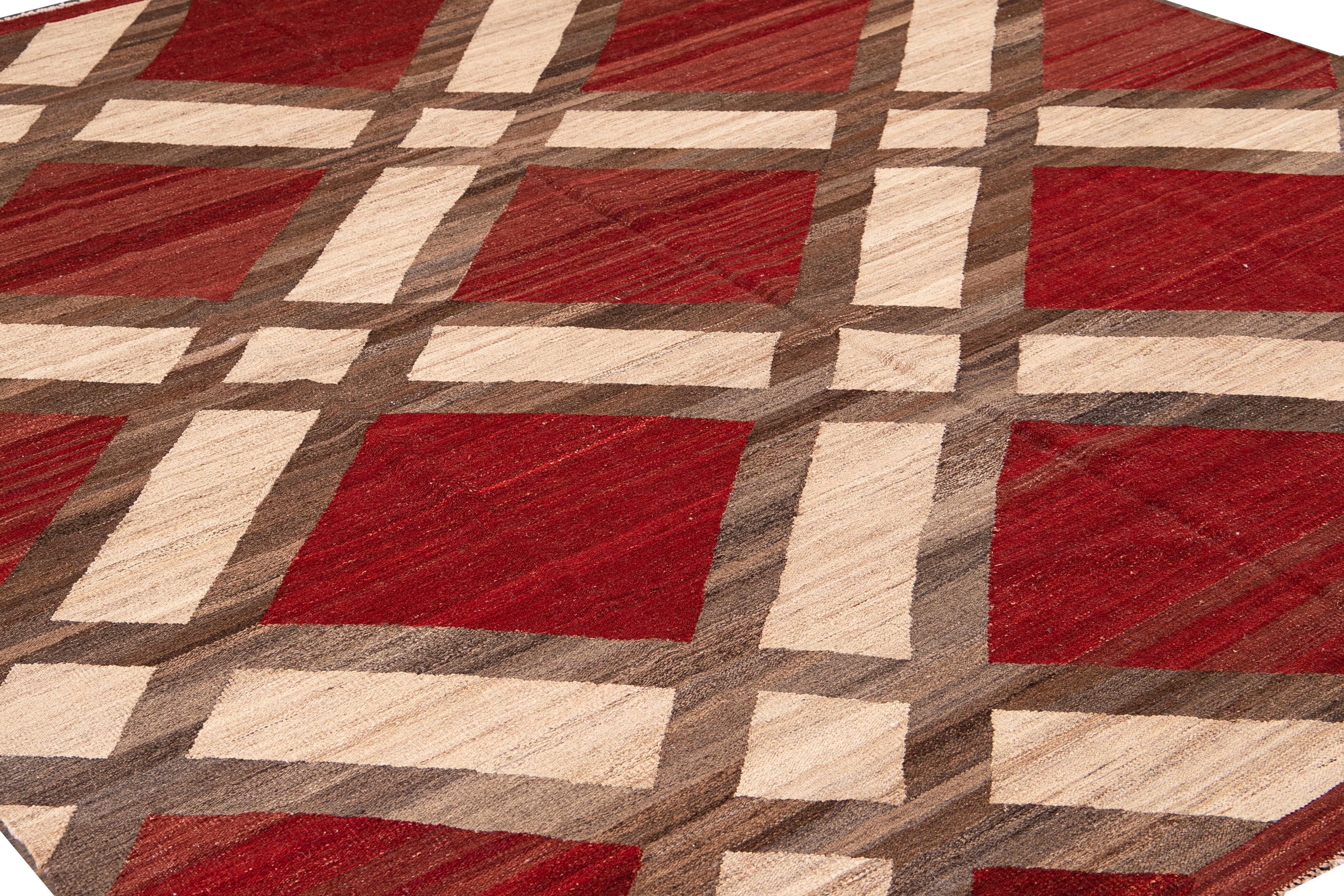 Modern Kilim Flatweave Red and Beige Geometric Wool Rug For Sale 2
