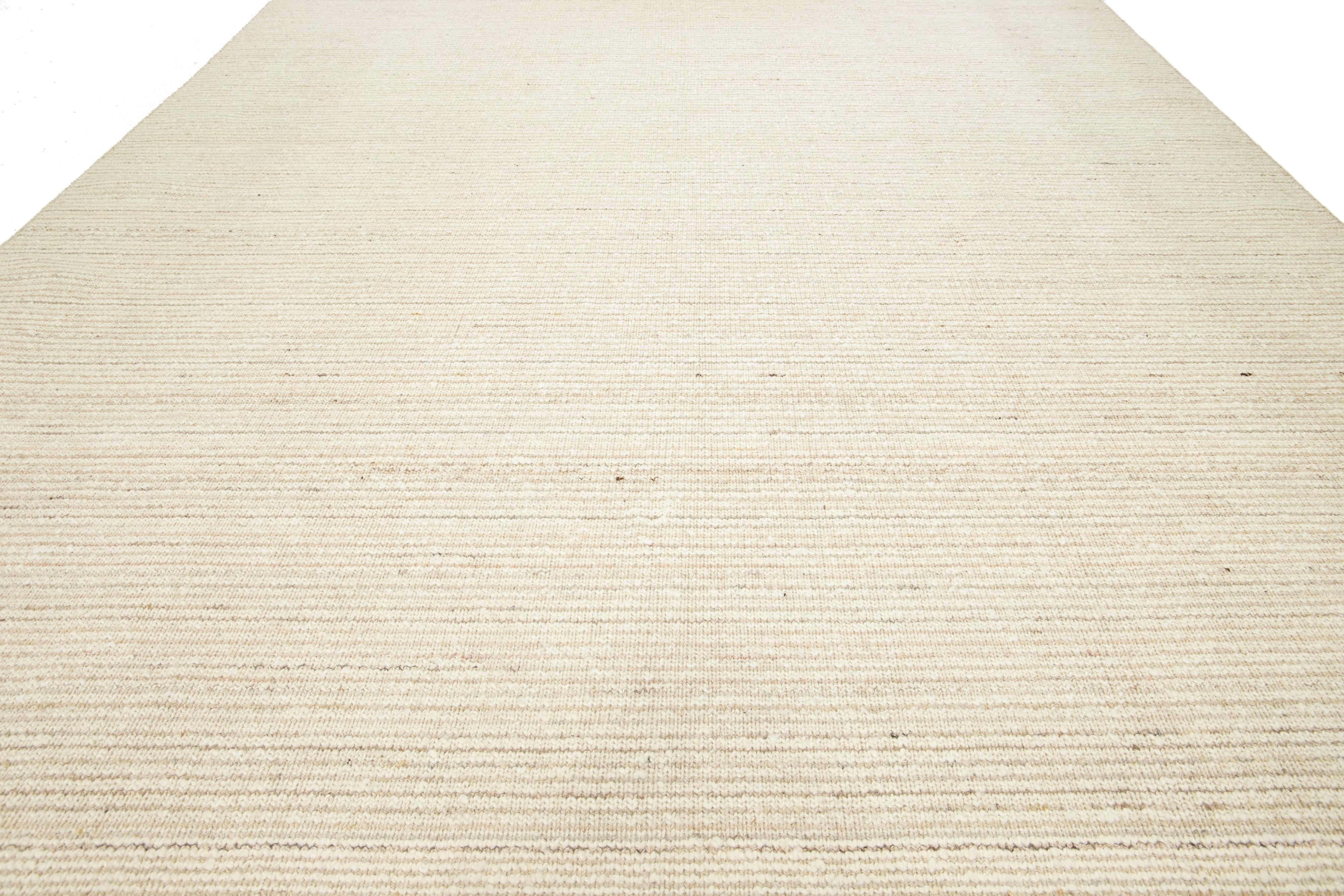 Moderner Flaweave-Wollteppich aus Kelim in Beige im Angebot 2