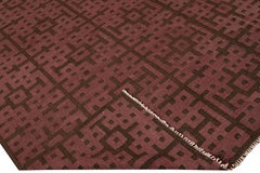 Moderner moderner handgefertigter Wollteppich in Maroon und Braun mit geometrischem Muster