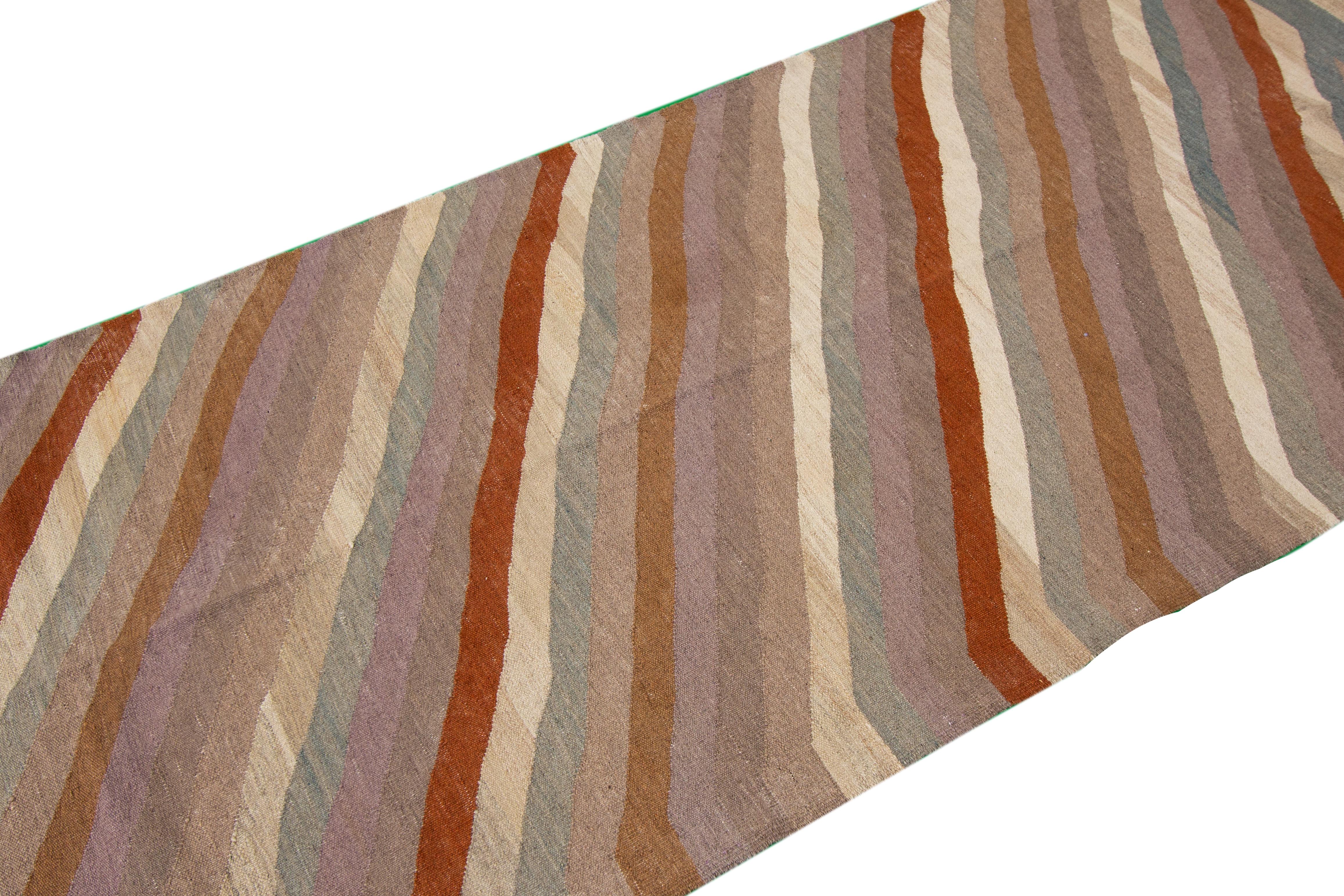 Tapis Kilim moderne Excellent état - En vente à Norwalk, CT