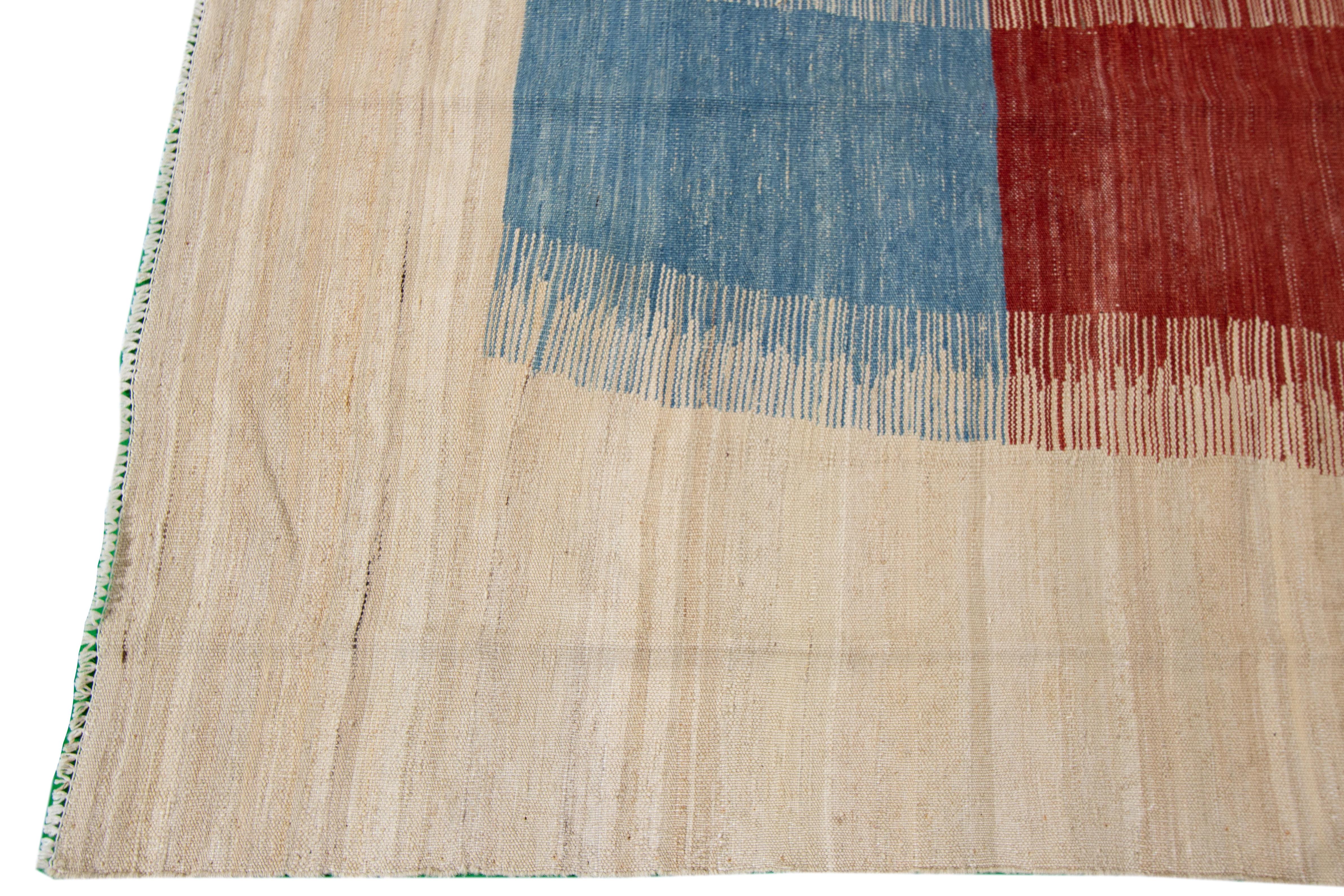 Modern Kilim Rug In Excellent Condition For Sale In Norwalk, CT