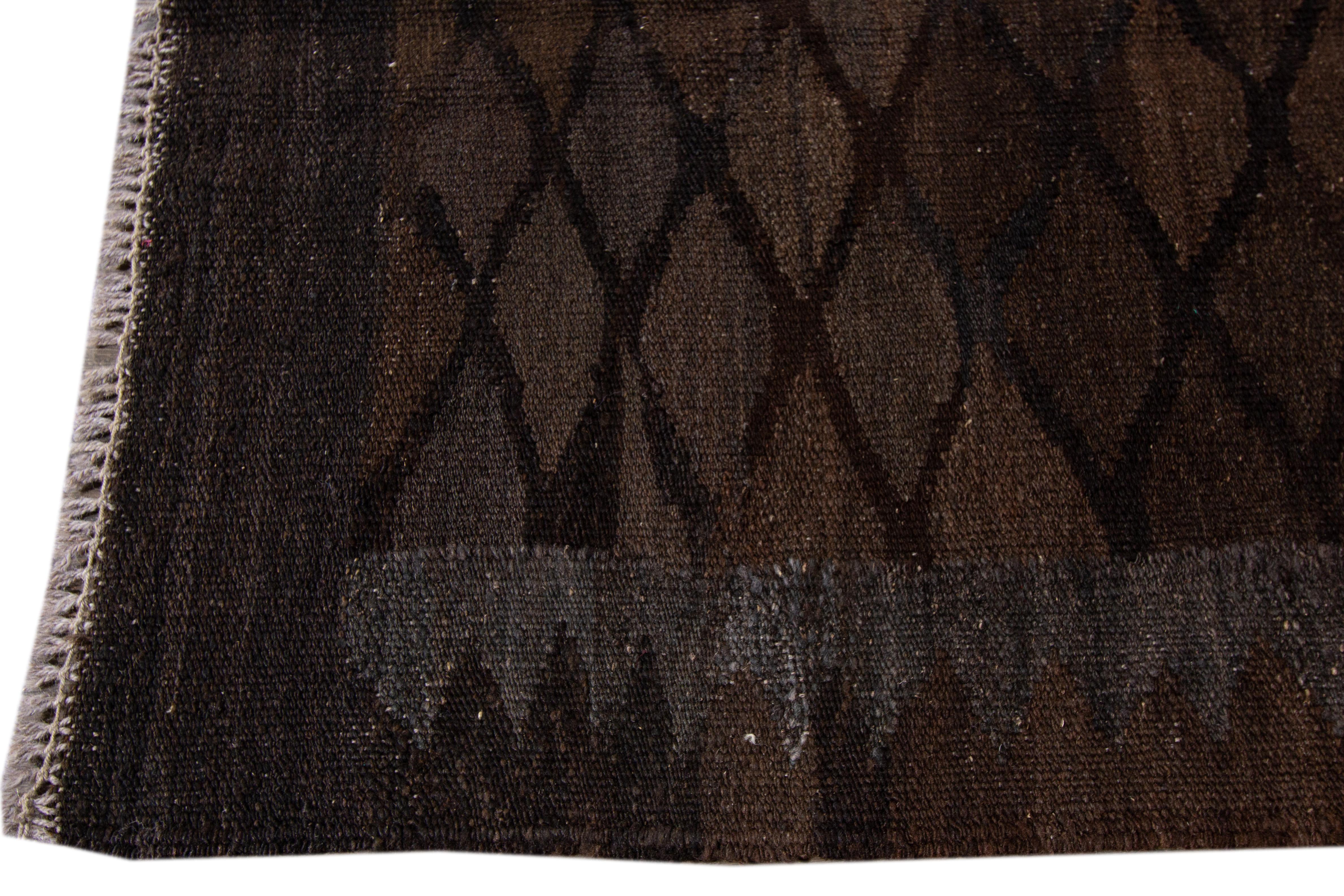Modern Kilim Rug In New Condition For Sale In Norwalk, CT