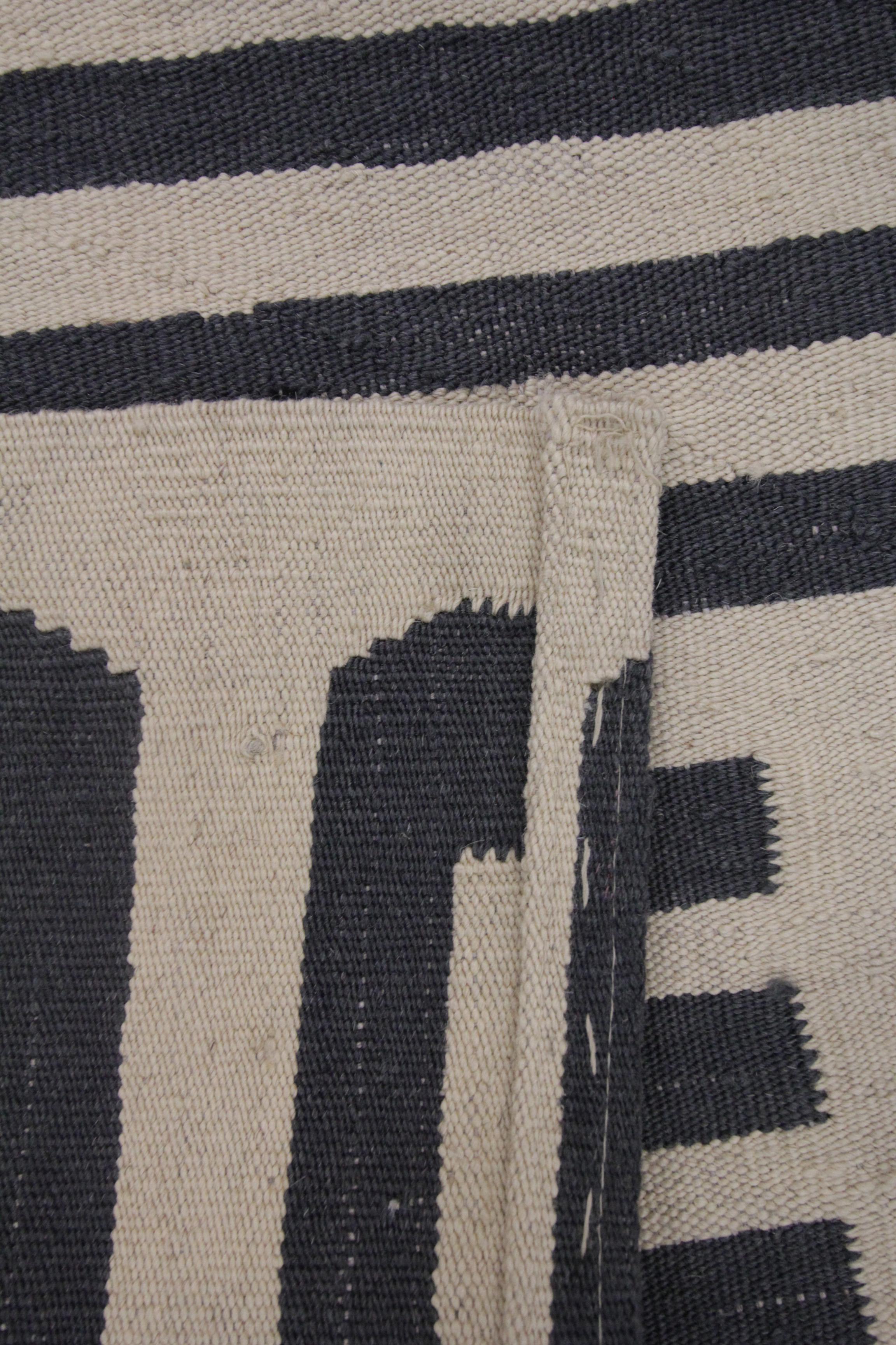 Modern Kilim Rug Striped Geometric Kilim Area Rug Wool Cream Grey Rug For Sale 1