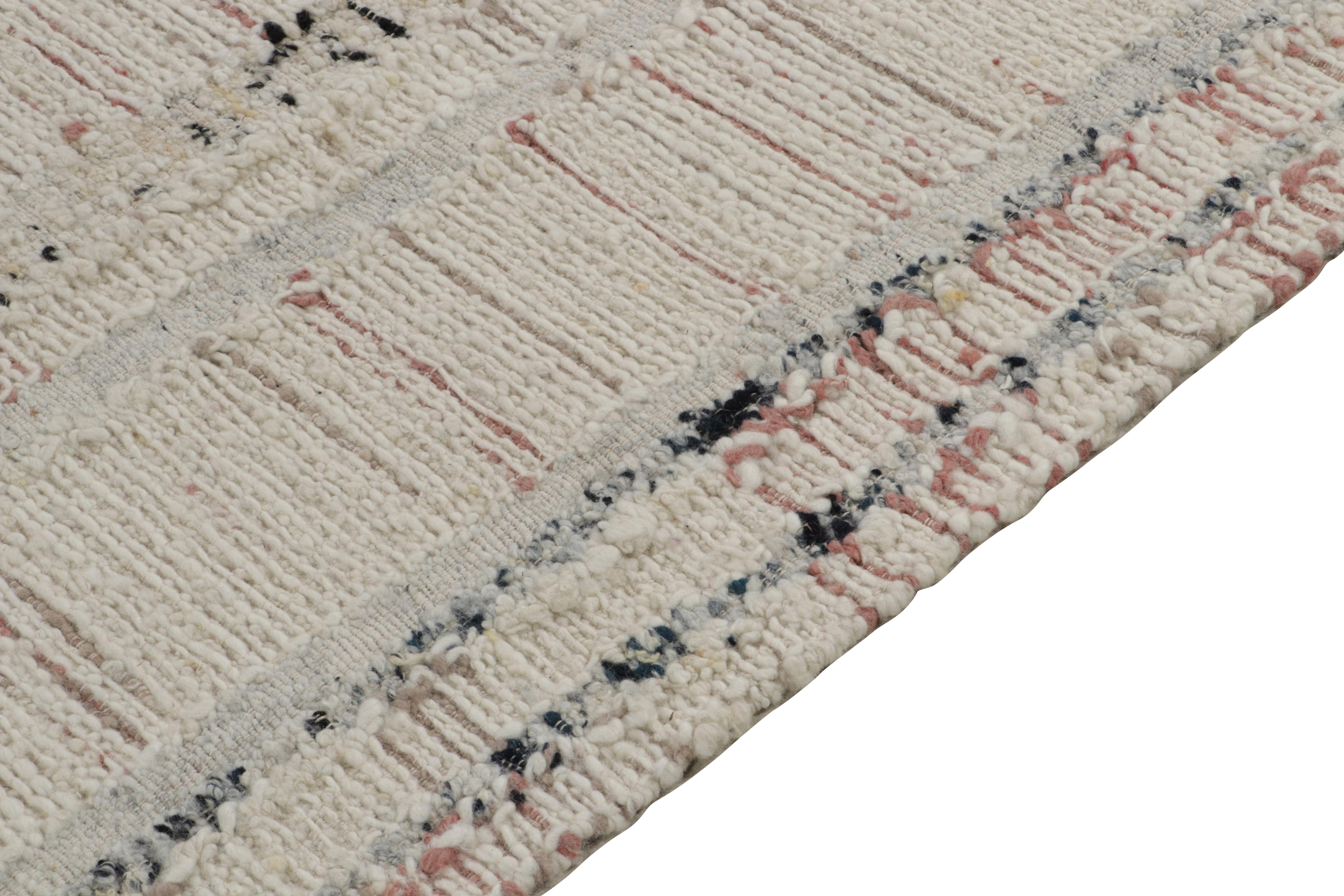 Moderner Kelim-Teppich und Kelim-Teppich in Weiß, Schwarz und Blau mit Deko-Muster (Handgeknüpft) im Angebot