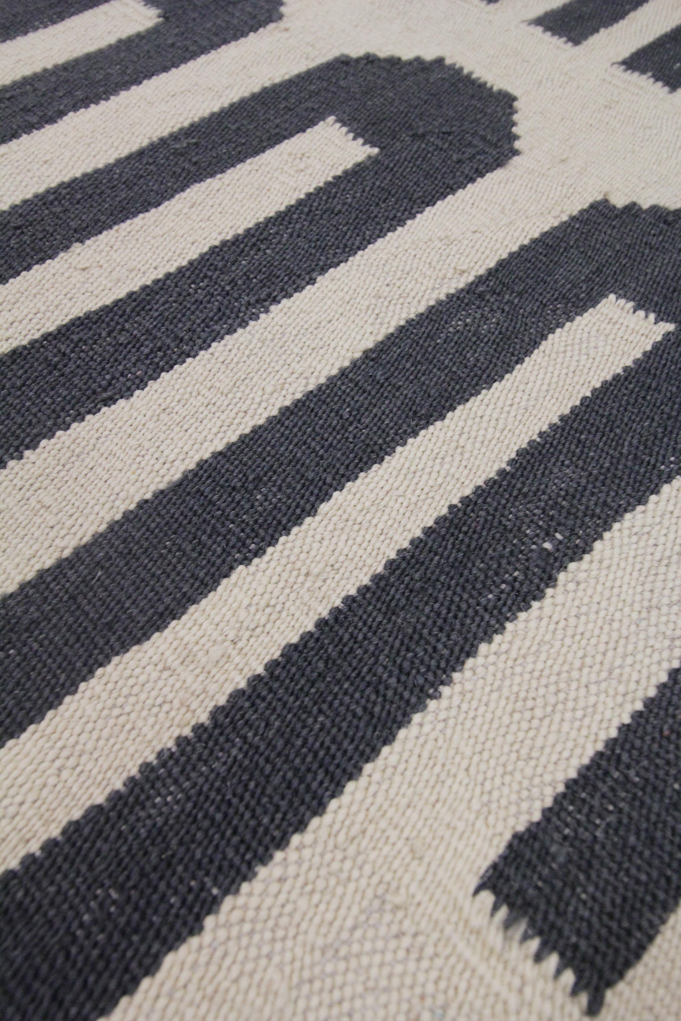 Afghan Modern Kilim Rug Striped Geometric Kilim Area Rug Wool Cream Grey Rug For Sale