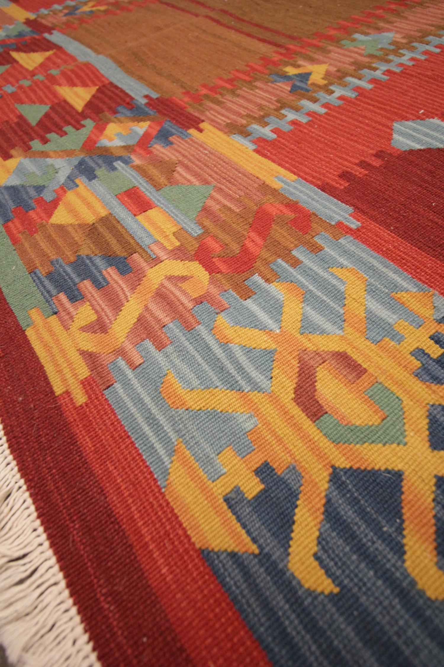 Modern Kilim Rug Traditional Carpet Red Kilims Wool Flatwoven Kelim Area Rug In New Condition For Sale In Wembley, GB