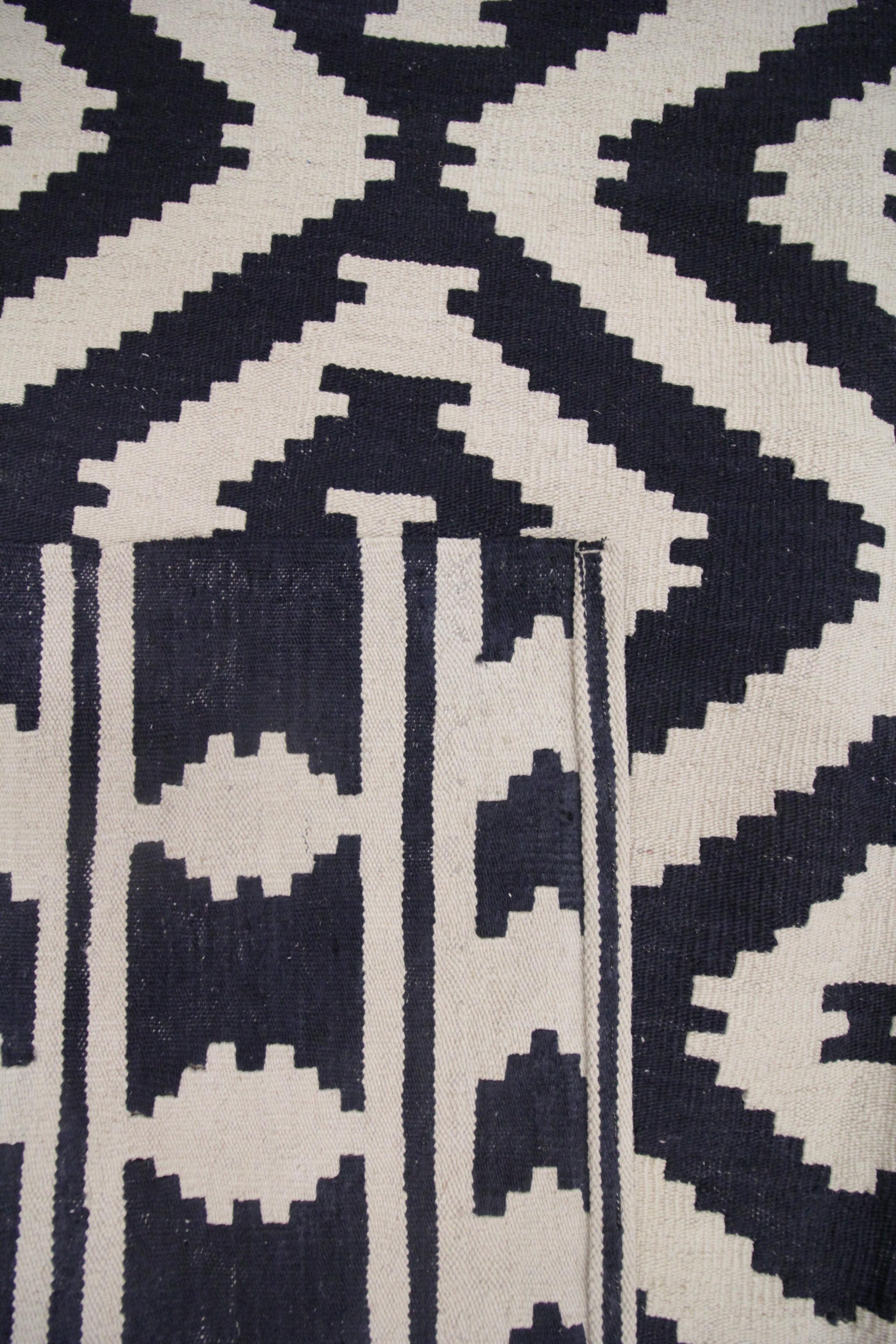 black and white aztec rugs