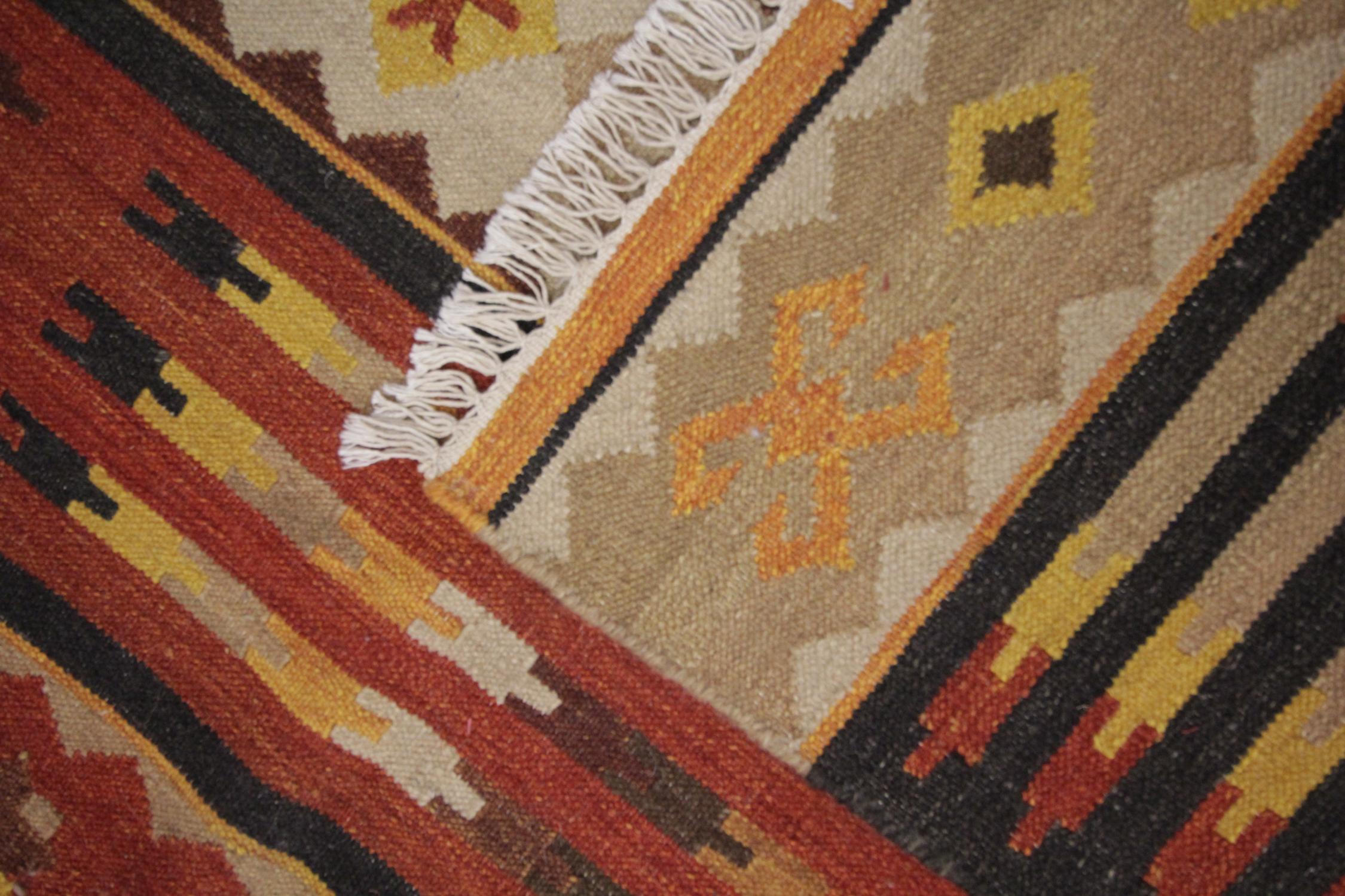 Moderner moderner handgewebter Flachgewebter Teppich aus Wolle in Beige, Kelim-Teppich (Afghanisch) im Angebot