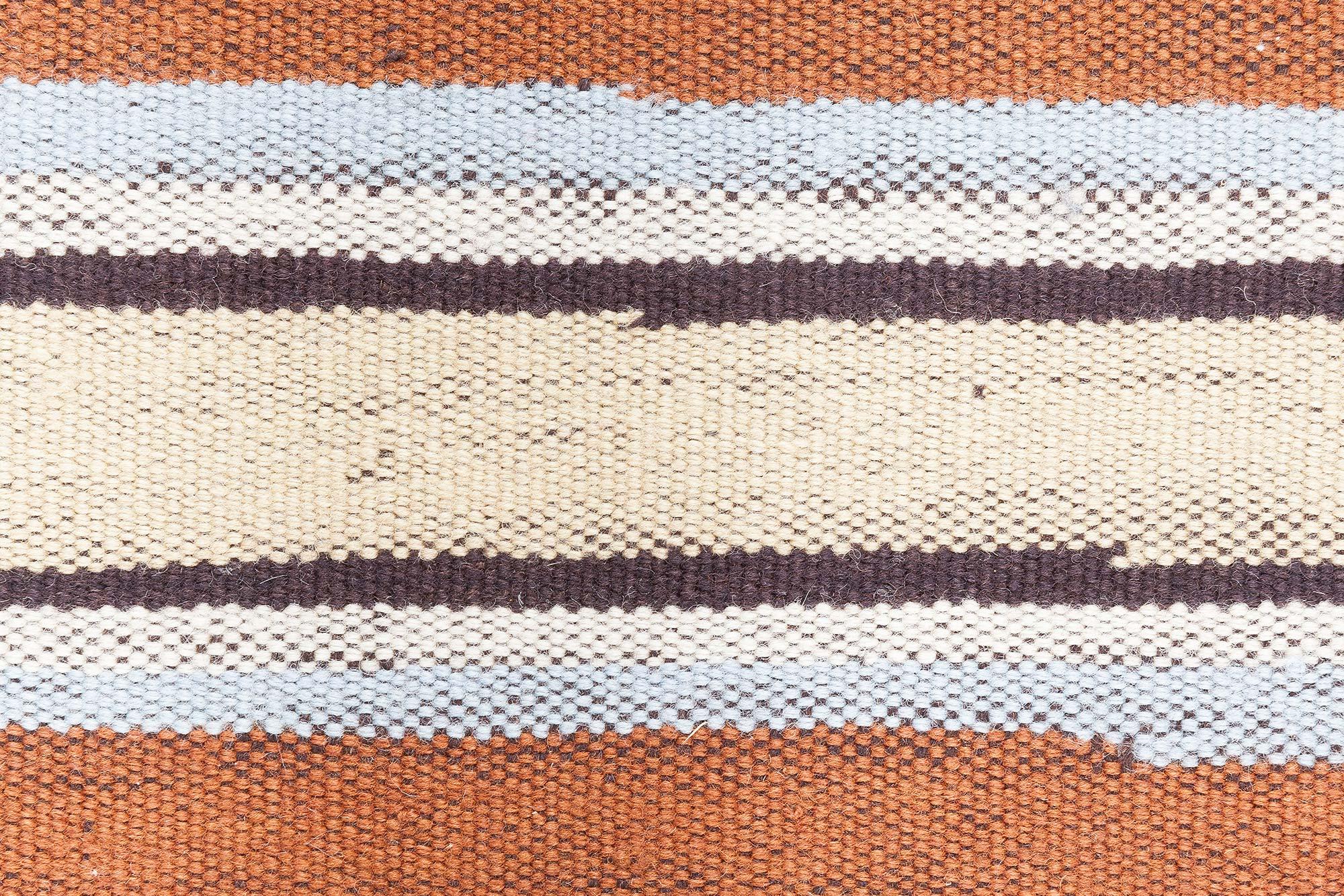 Moderner gestreifter Kelim-Teppich Doris Leslie Blau im Zustand „Neu“ im Angebot in New York, NY