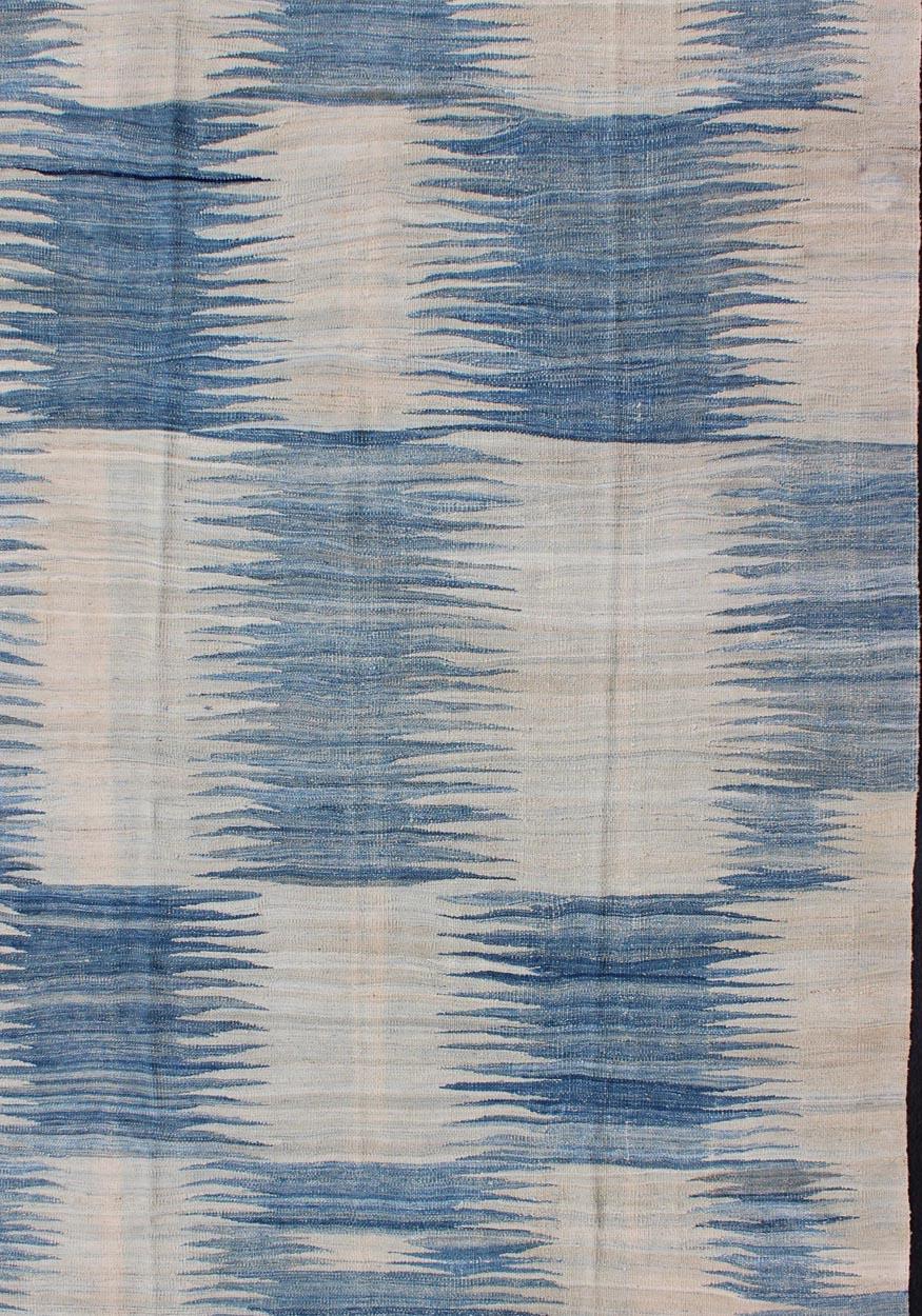 Modern Kilim Tribal Rug With Abstract Geometric Design in Soft Blues 6'4 X 9'5 For Sale 3
