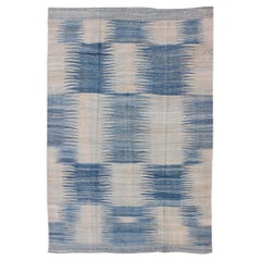 Tappeto tribale Kilim moderno con design geometrico astratto in blu morbido 6'4 X 9'5