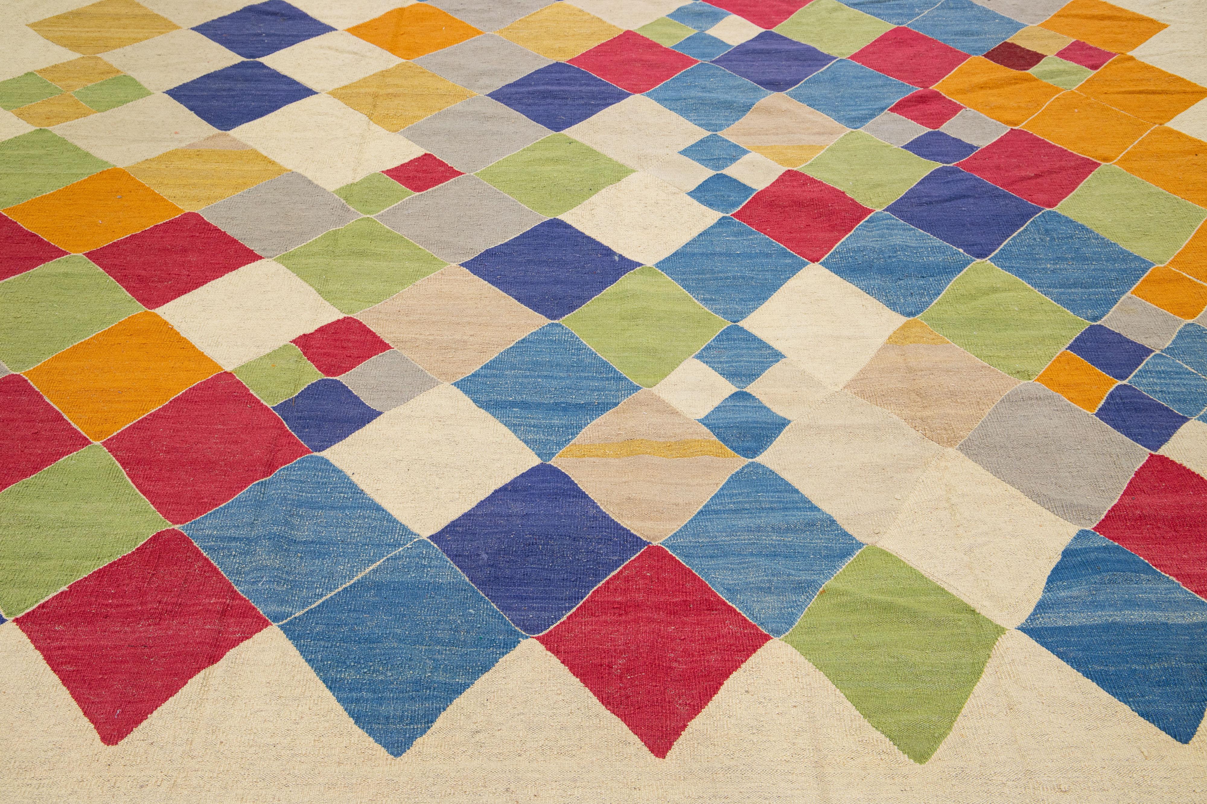 Modern Kilim Wool Rug Flatweave with Multicolor Design In New Condition For Sale In Norwalk, CT