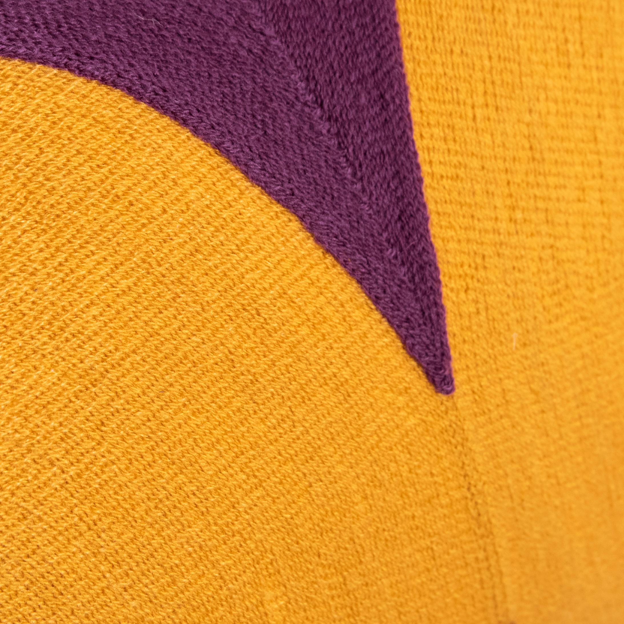 Conçu par Kilombo Home. 

Cet oreiller élégant est l'accessoire idéal. Une simple touche pleine de caractère qui changera la pièce où elle est placée.
Mélangez nos différents motifs pour obtenir le look parfait.

- Nom du motif : Double soleil