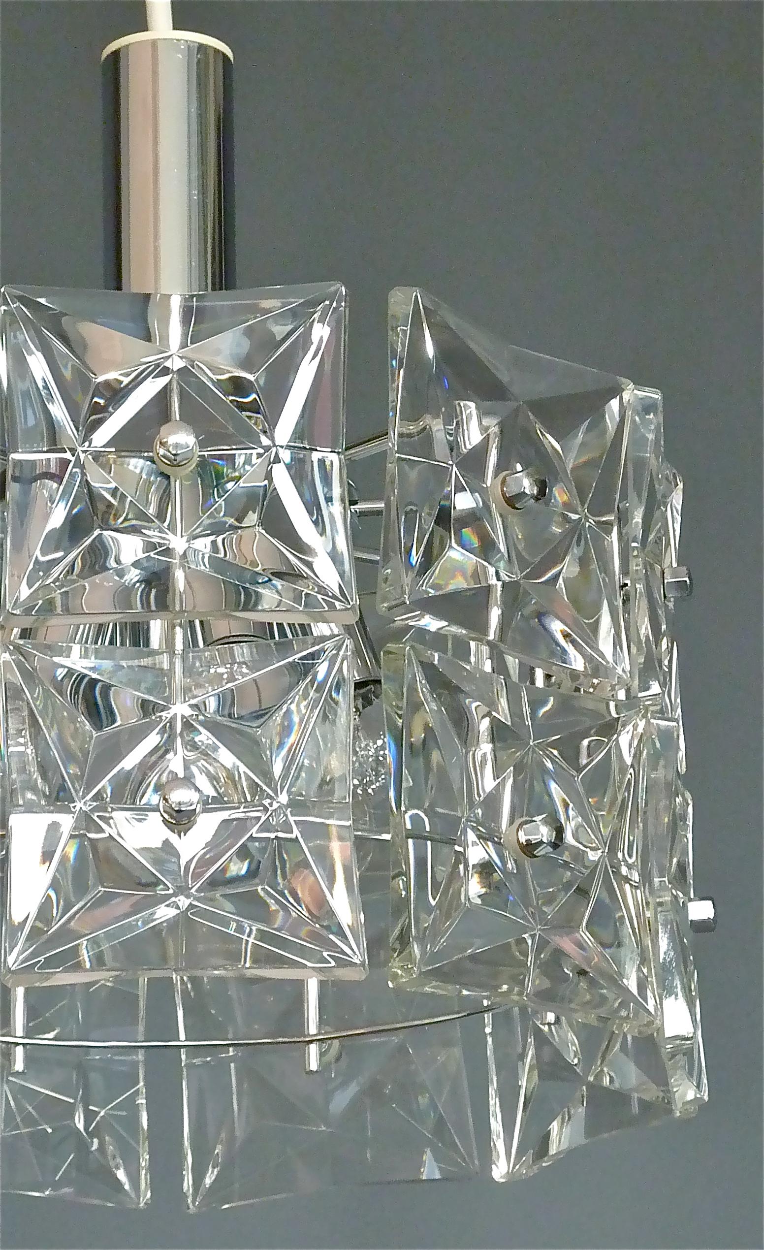 Lustre moderne Kinkeldey en cristal, verre chromé, Allemagne 1960, ère spatiale Bon état - En vente à Nierstein am Rhein, DE