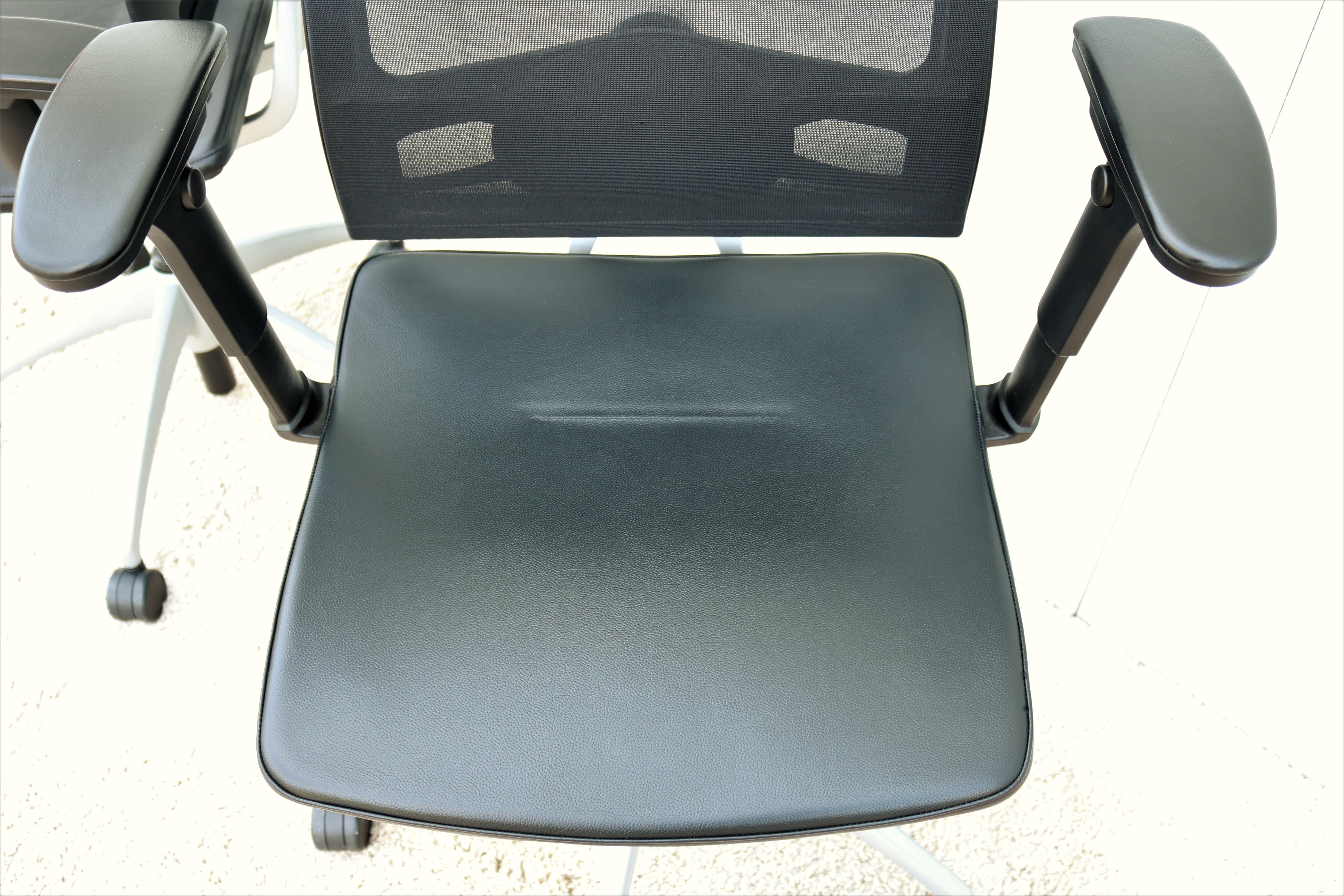 Moderner ergonomischer Knoll Open Up-Stuhl aus schwarzem Leder, entworfen von Mathias Seiler im Angebot 8