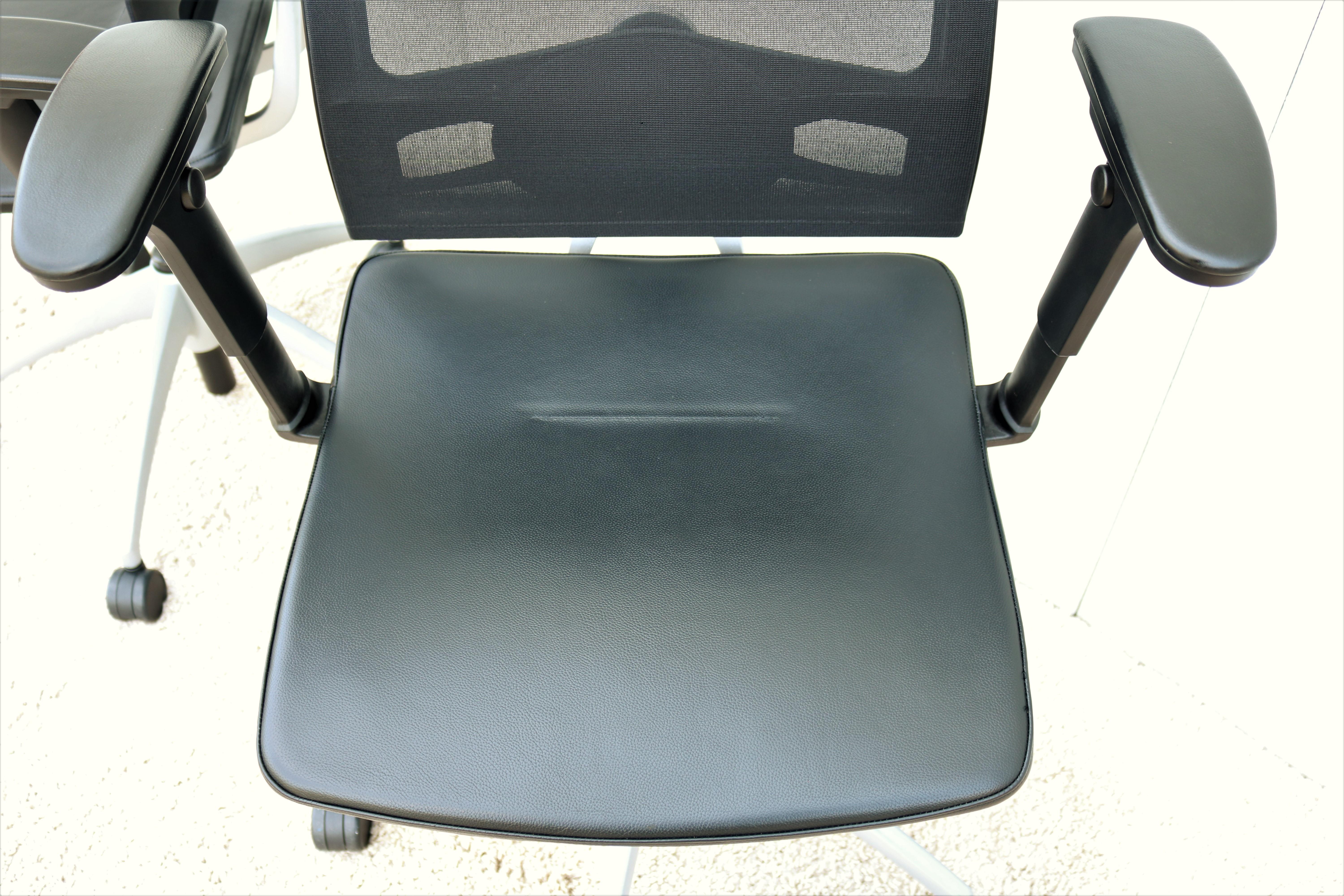 Modern Knoll Open Up Black Leather Ergonomic Chair Designed by Mathias Seiler For Sale 8