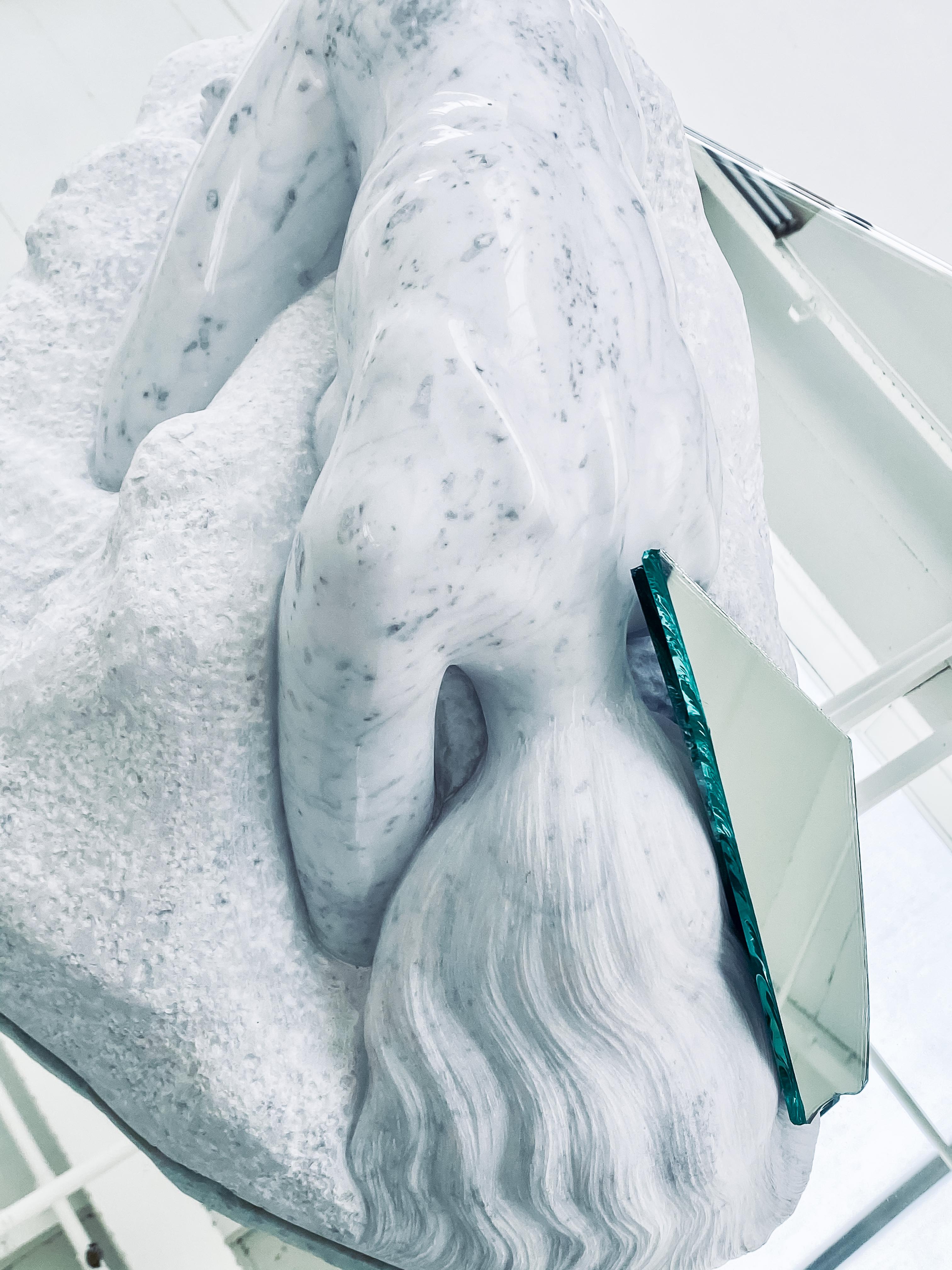Contemporary art sculpture marble with mirror shard by Roos Schneijderberg For Sale 1