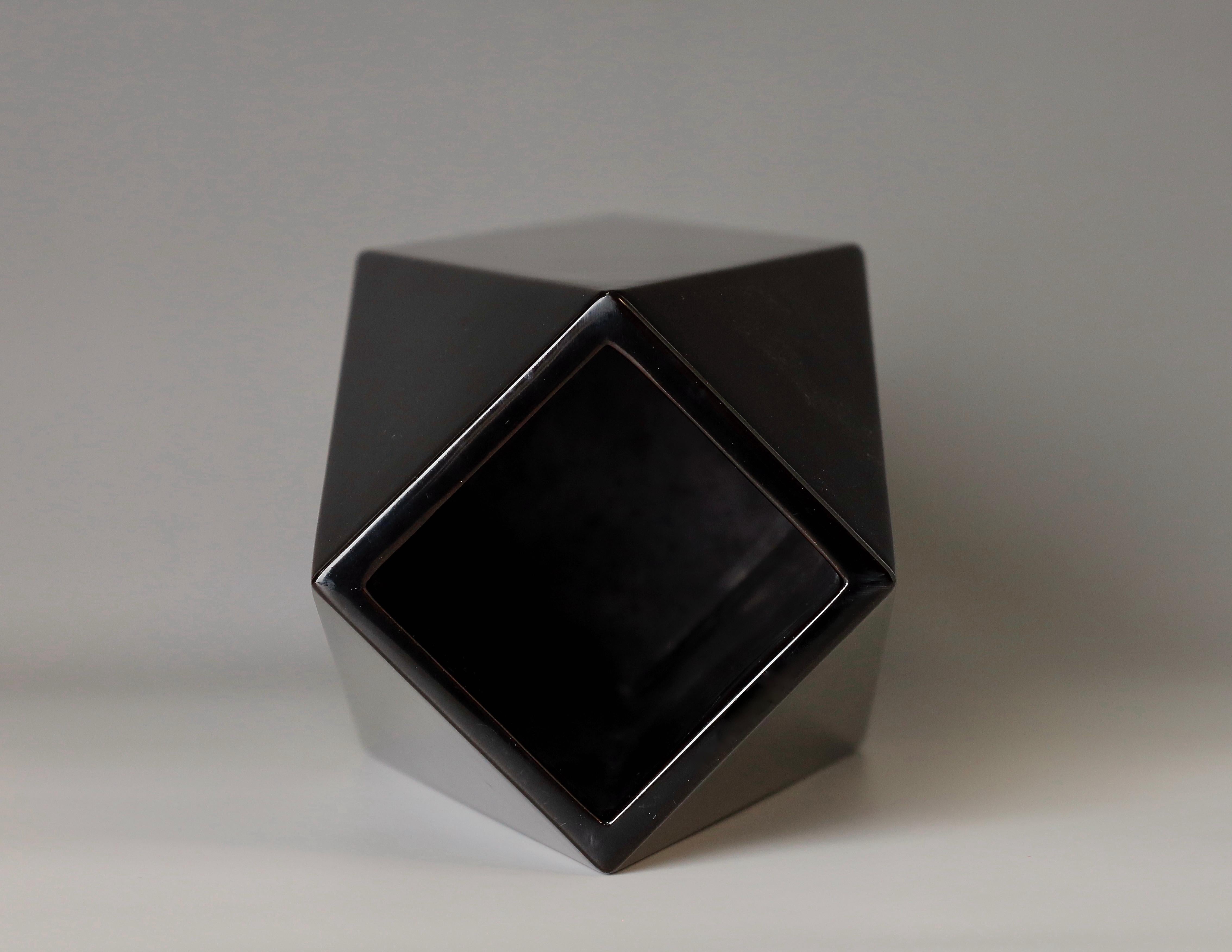 Modern Lacquer Vase with Original Signed Box by Wajima Senshudo In Good Condition For Sale In Fukuoka, JP
