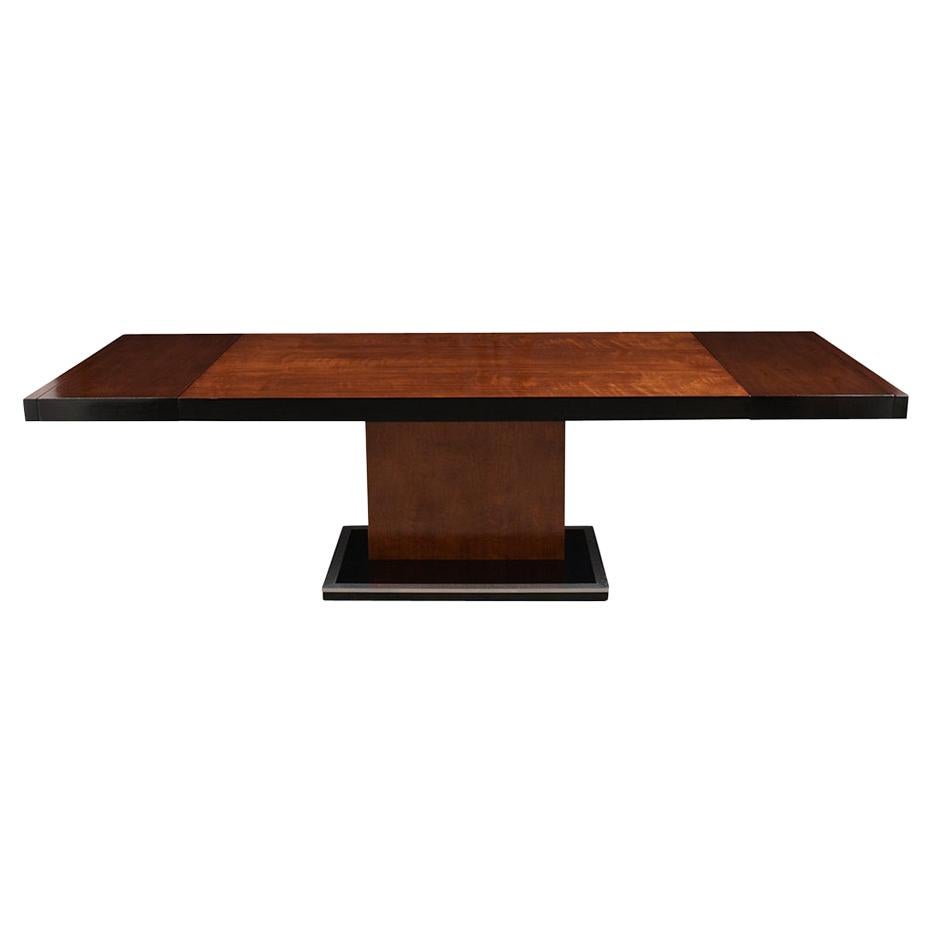 Modern Lacquered Extendable Dining Table